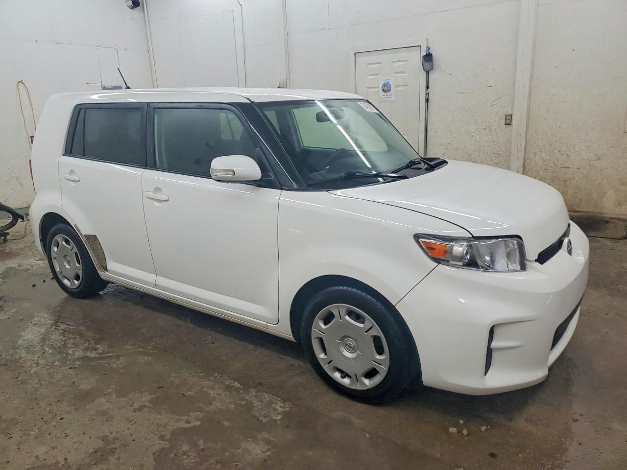 2011 Toyota Scion Xb White vin: JTLZE4FE7B1136629