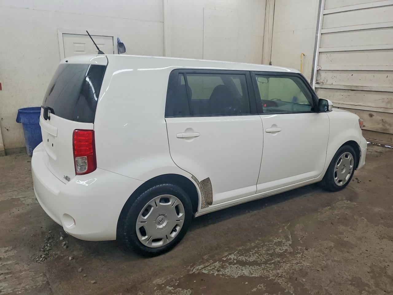 2011 Toyota Scion Xb White vin: JTLZE4FE7B1136629