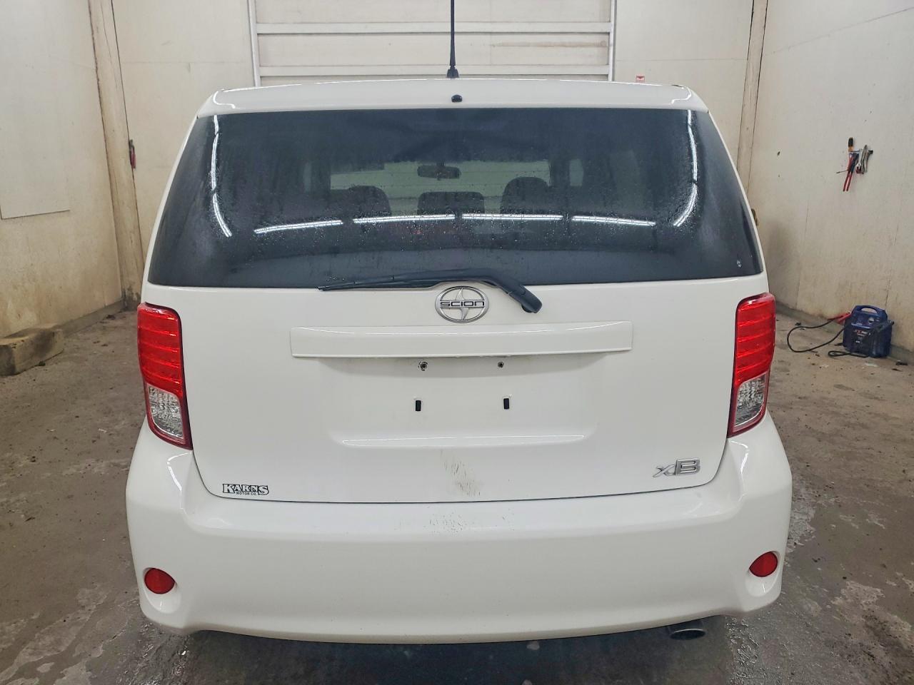 2011 Toyota Scion Xb White vin: JTLZE4FE7B1136629