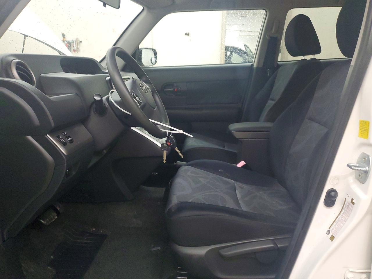 2011 Toyota Scion Xb White vin: JTLZE4FE7B1136629