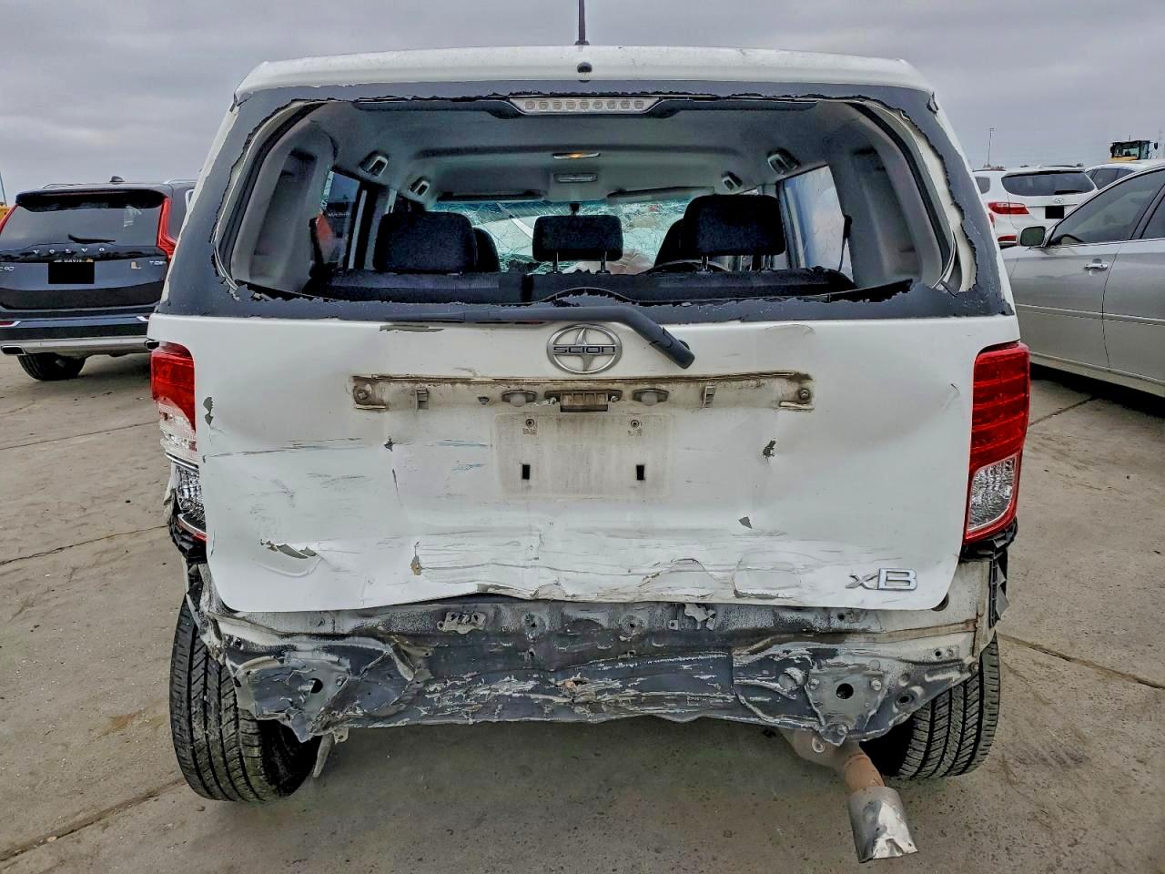 2013 Toyota Scion Xb White vin: JTLZE4FE7DJ033875