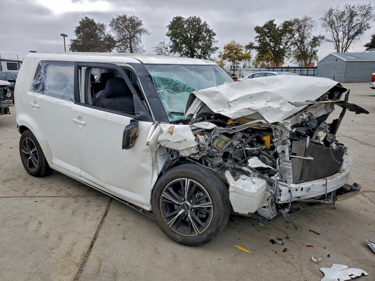 2013 Toyota Scion Xb White vin: JTLZE4FE7DJ033875