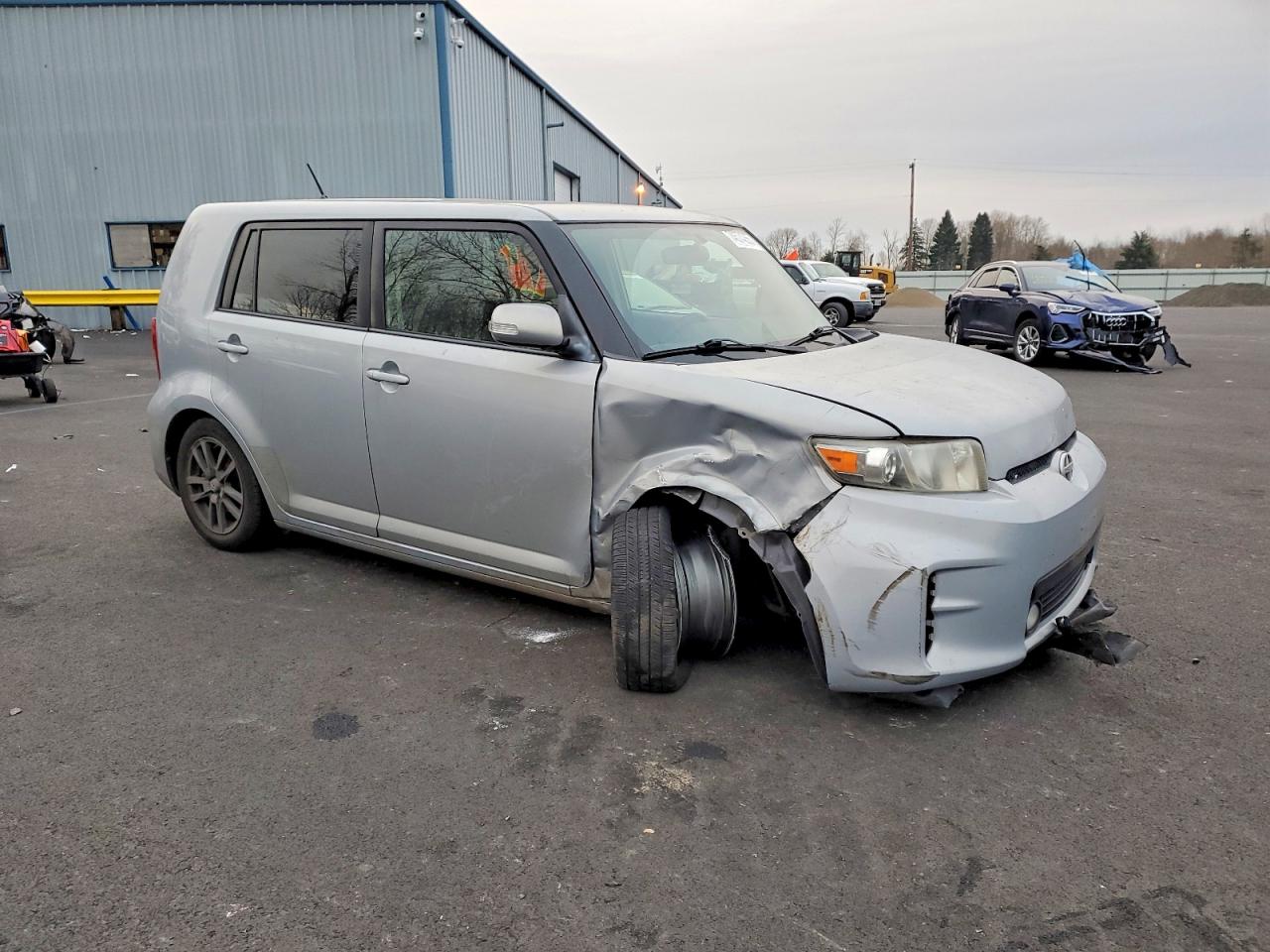 2013 Toyota Scion Xb Silver vin: JTLZE4FE7DJ039241