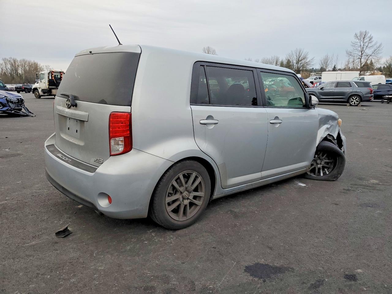 2013 Toyota Scion Xb Silver vin: JTLZE4FE7DJ039241