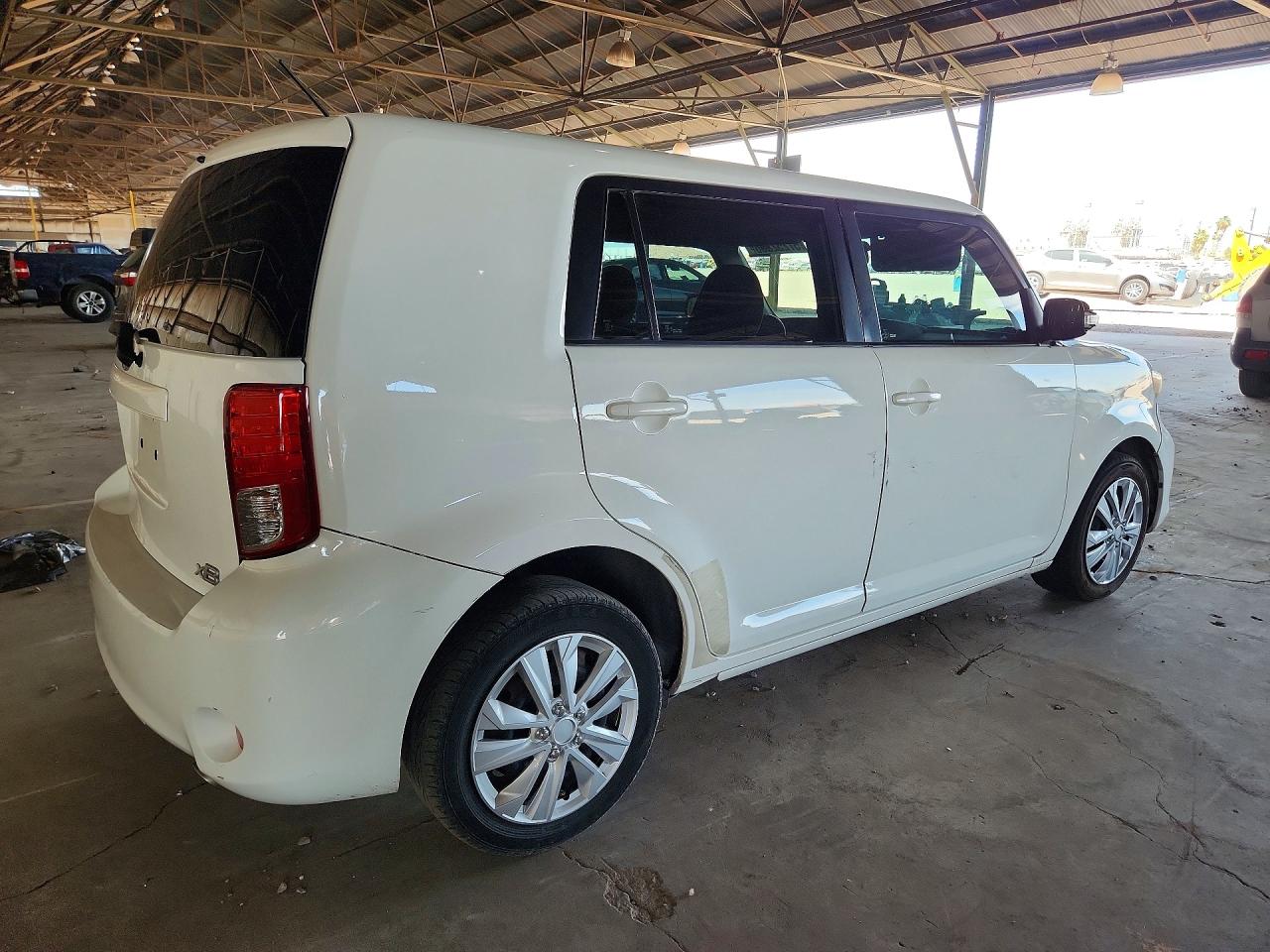 2011 Toyota Scion Xb White vin: JTLZE4FE8B1121654