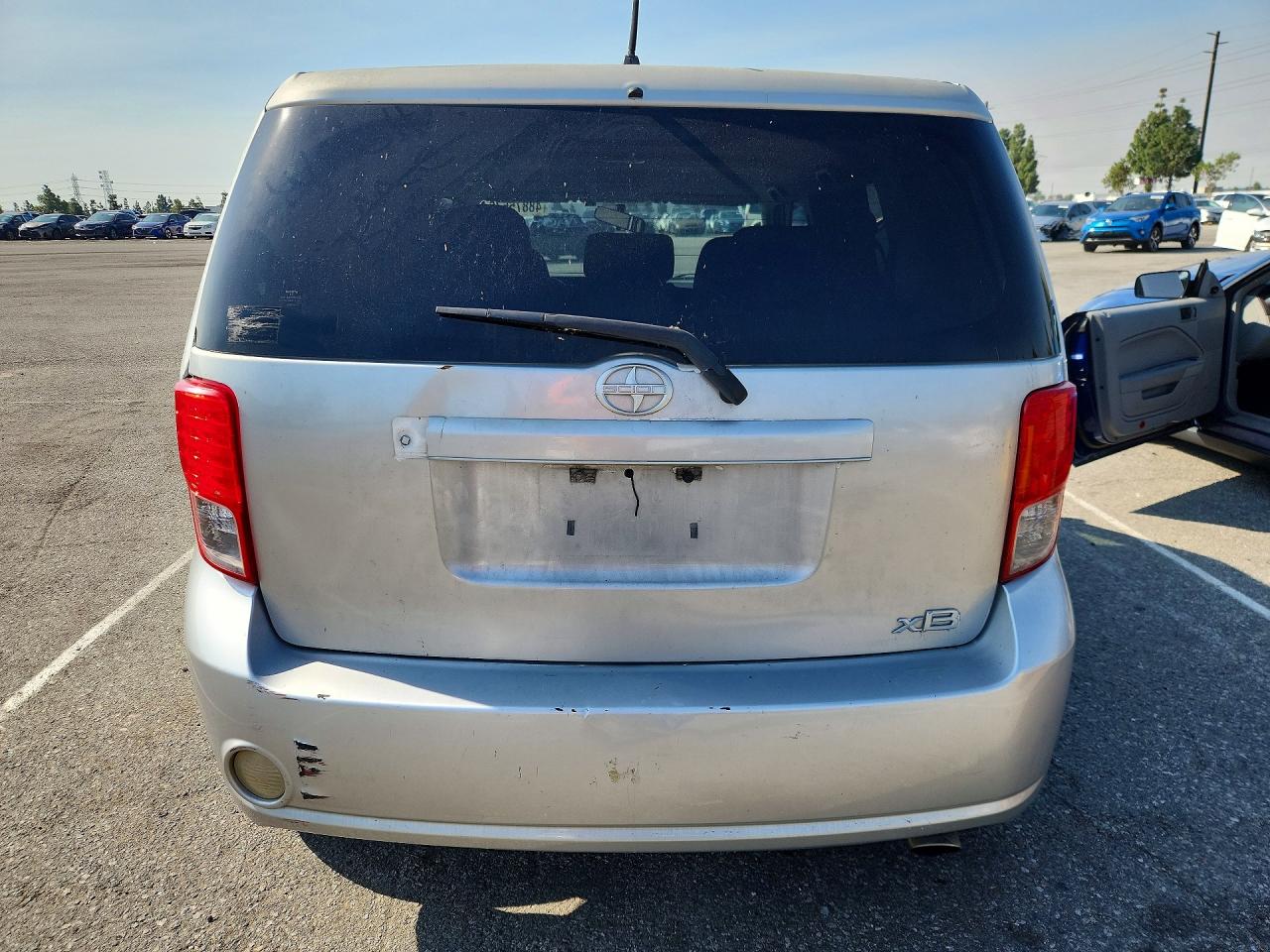 2011 Toyota Scion Xb Silver vin: JTLZE4FE8B1137546