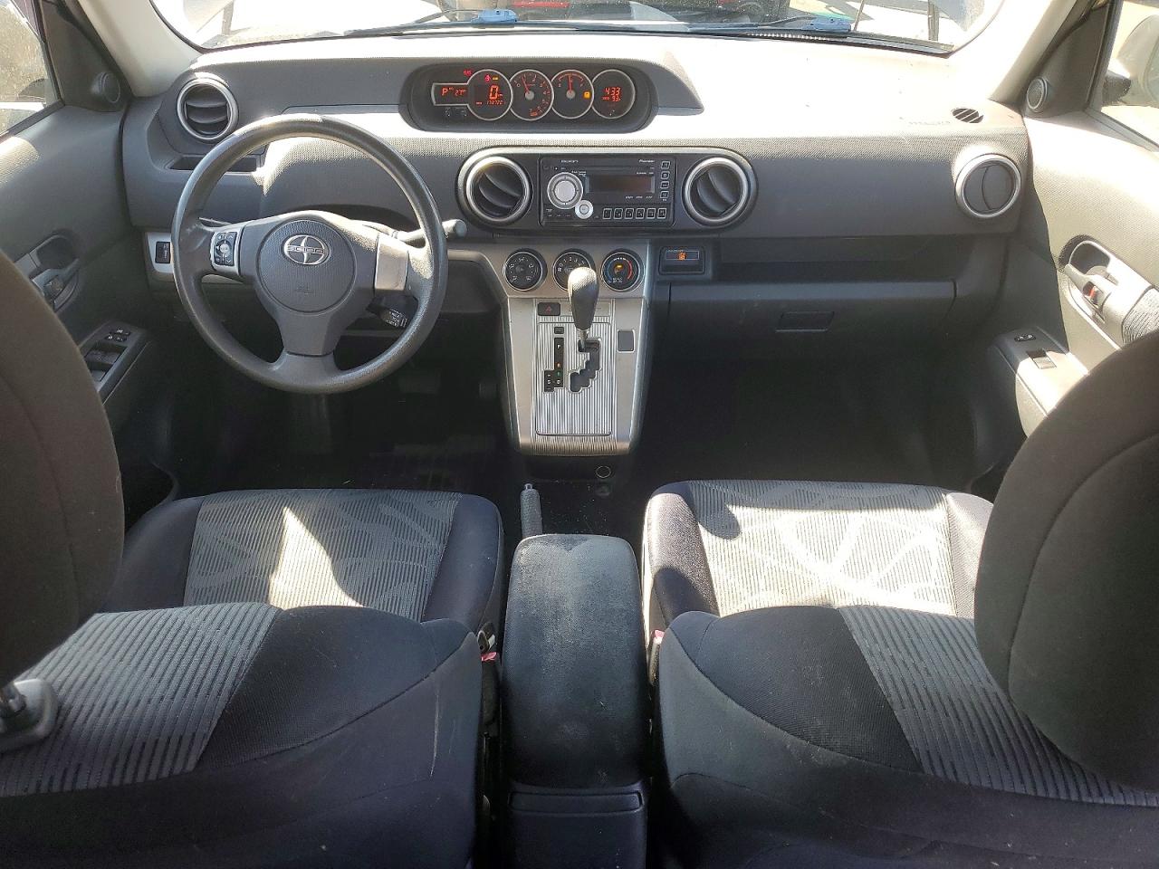 2011 Toyota Scion Xb Silver vin: JTLZE4FE8B1140690