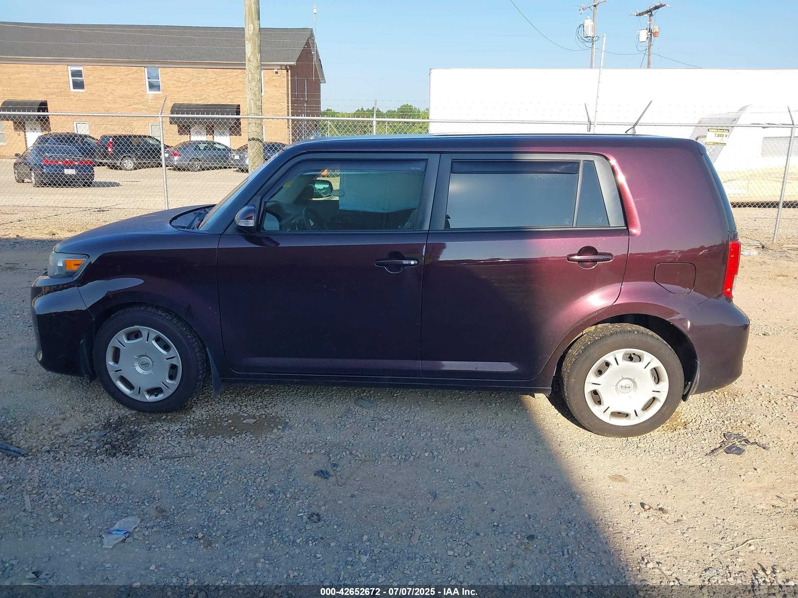 2014 Scion Xb   Burgundy vin: JTLZE4FE8EJ053862