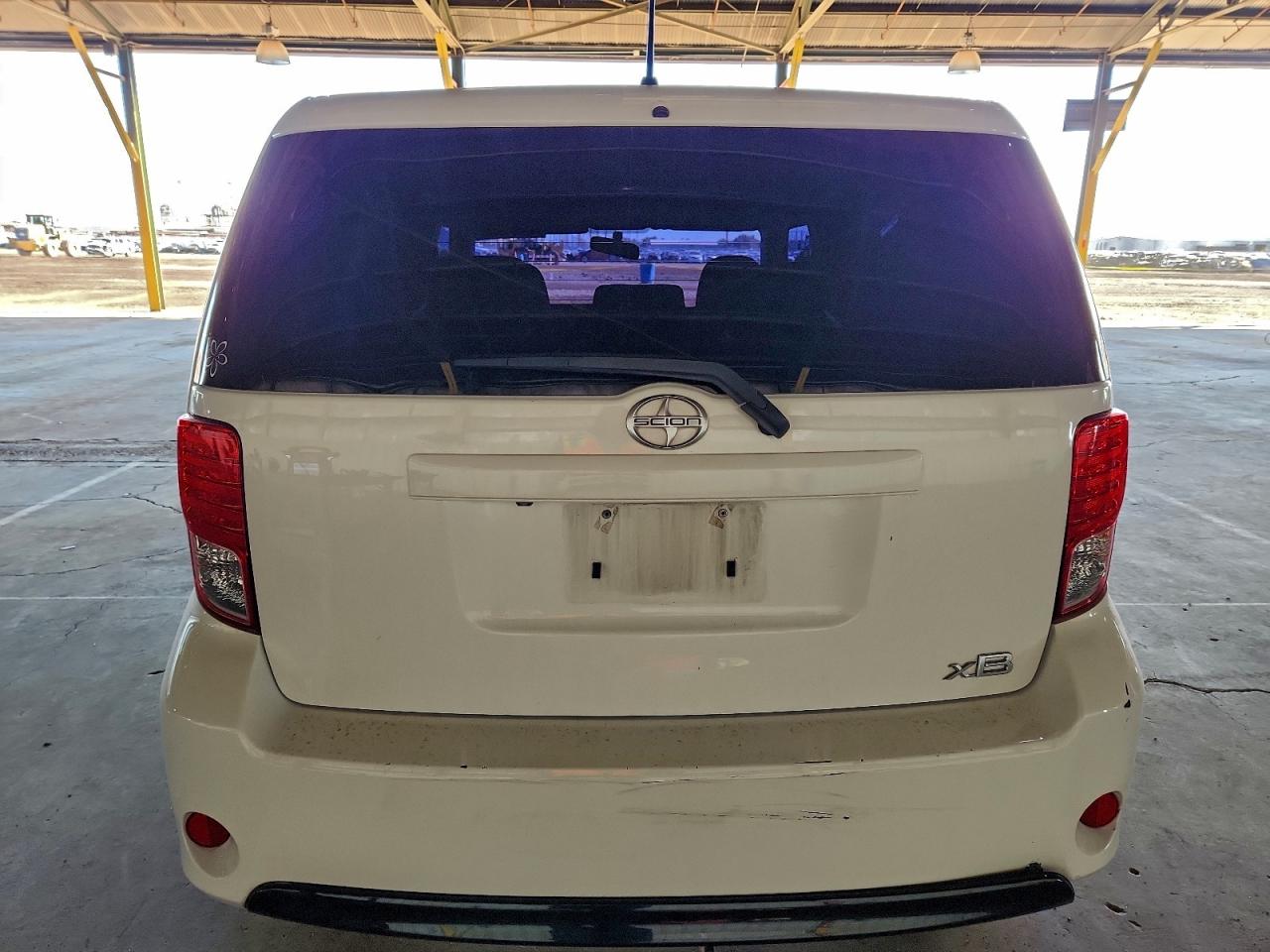 2015 Toyota Scion Xb White vin: JTLZE4FE8FJ073594
