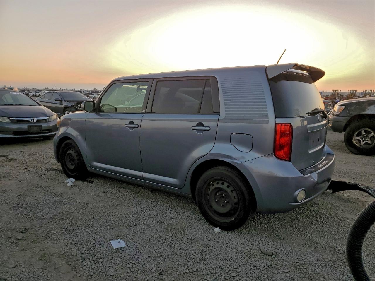2010 Toyota Scion Xb Gray vin: JTLZE4FE9A1106305