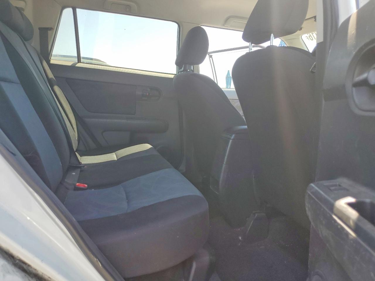 2011 Toyota Scion Xb Белый vin: JTLZE4FE9B1122196