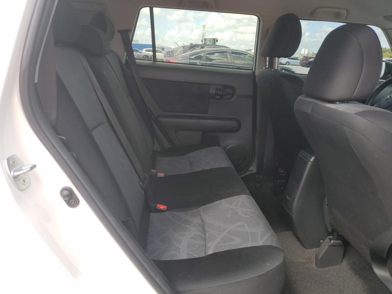 2011 Toyota Scion Xb White vin: JTLZE4FEXB1134941