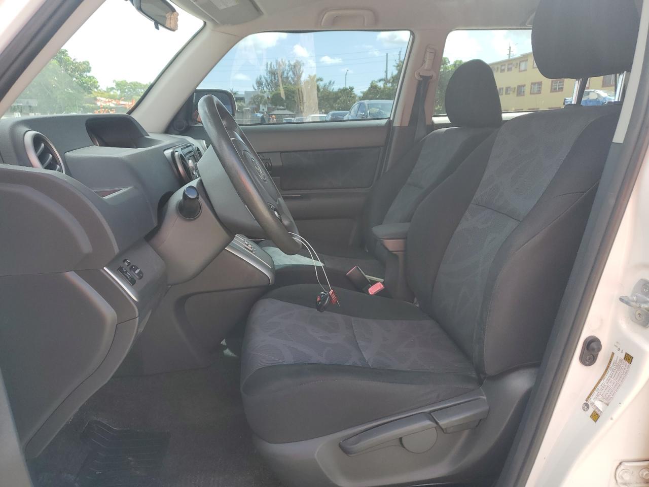 2011 Toyota Scion Xb White vin: JTLZE4FEXB1134941