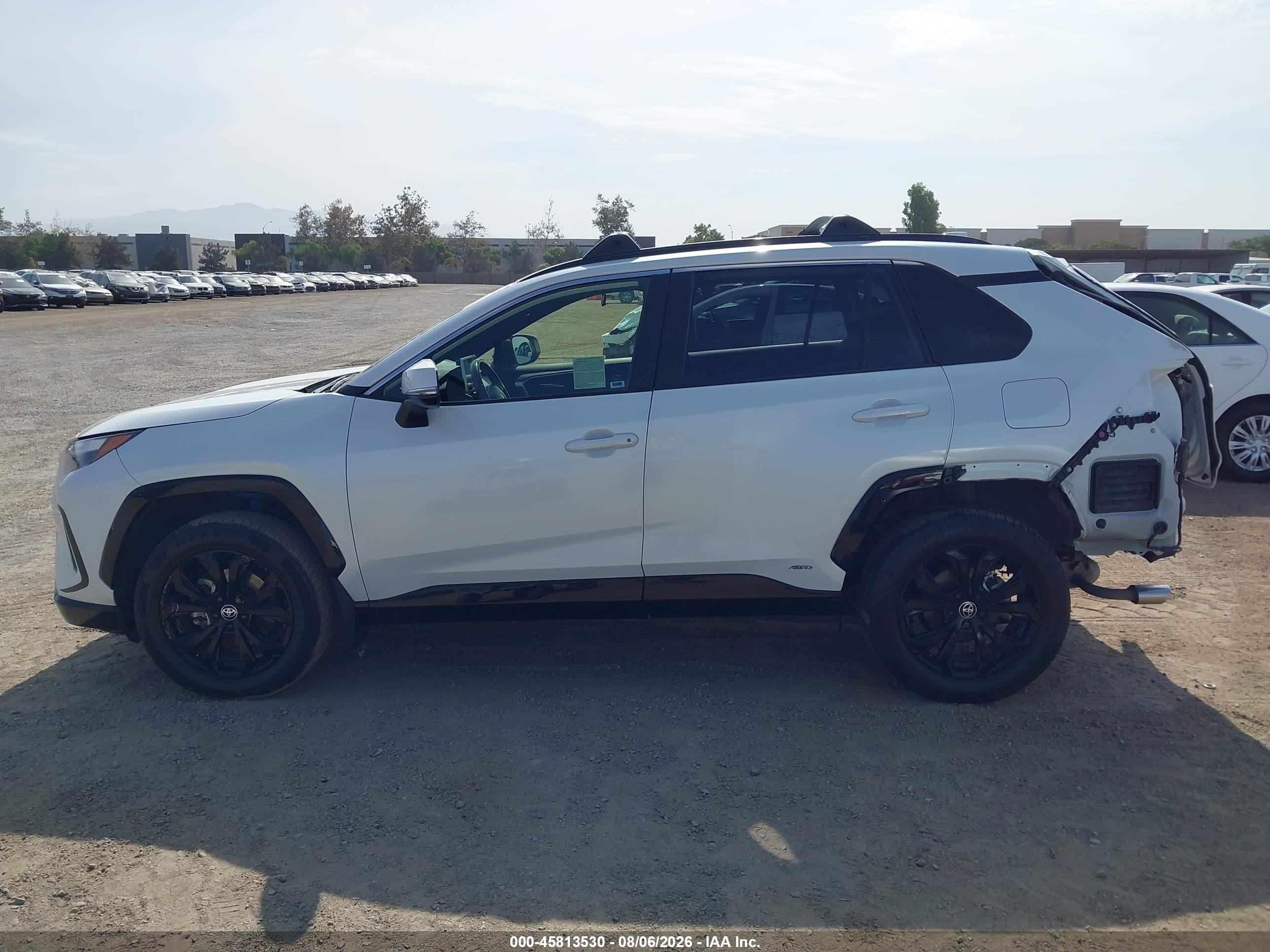 2024 Toyota Rav4 Hybrid Se White vin: JTM16RFV1RJ050732