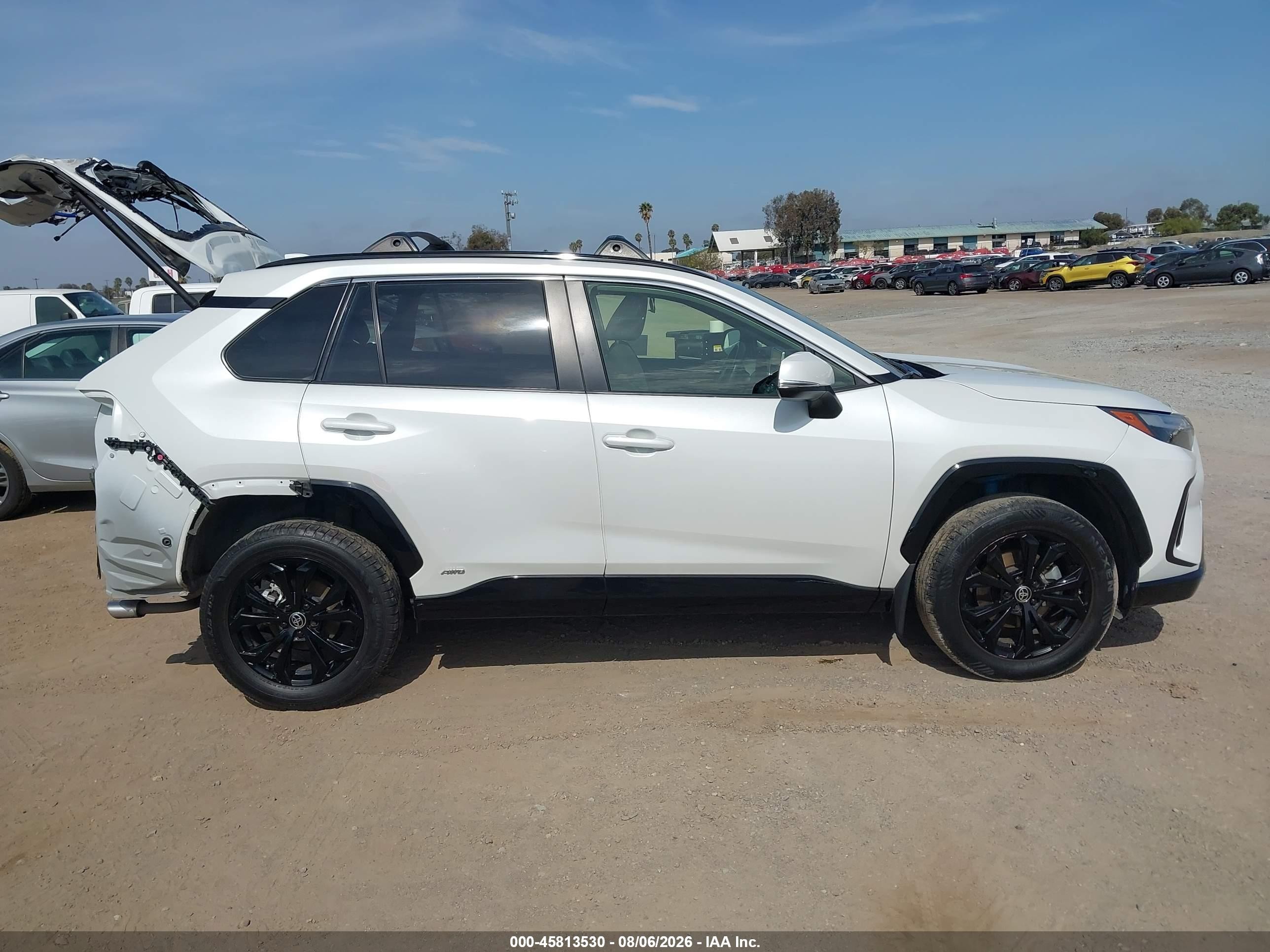 2024 Toyota Rav4 Hybrid Se White vin: JTM16RFV1RJ050732