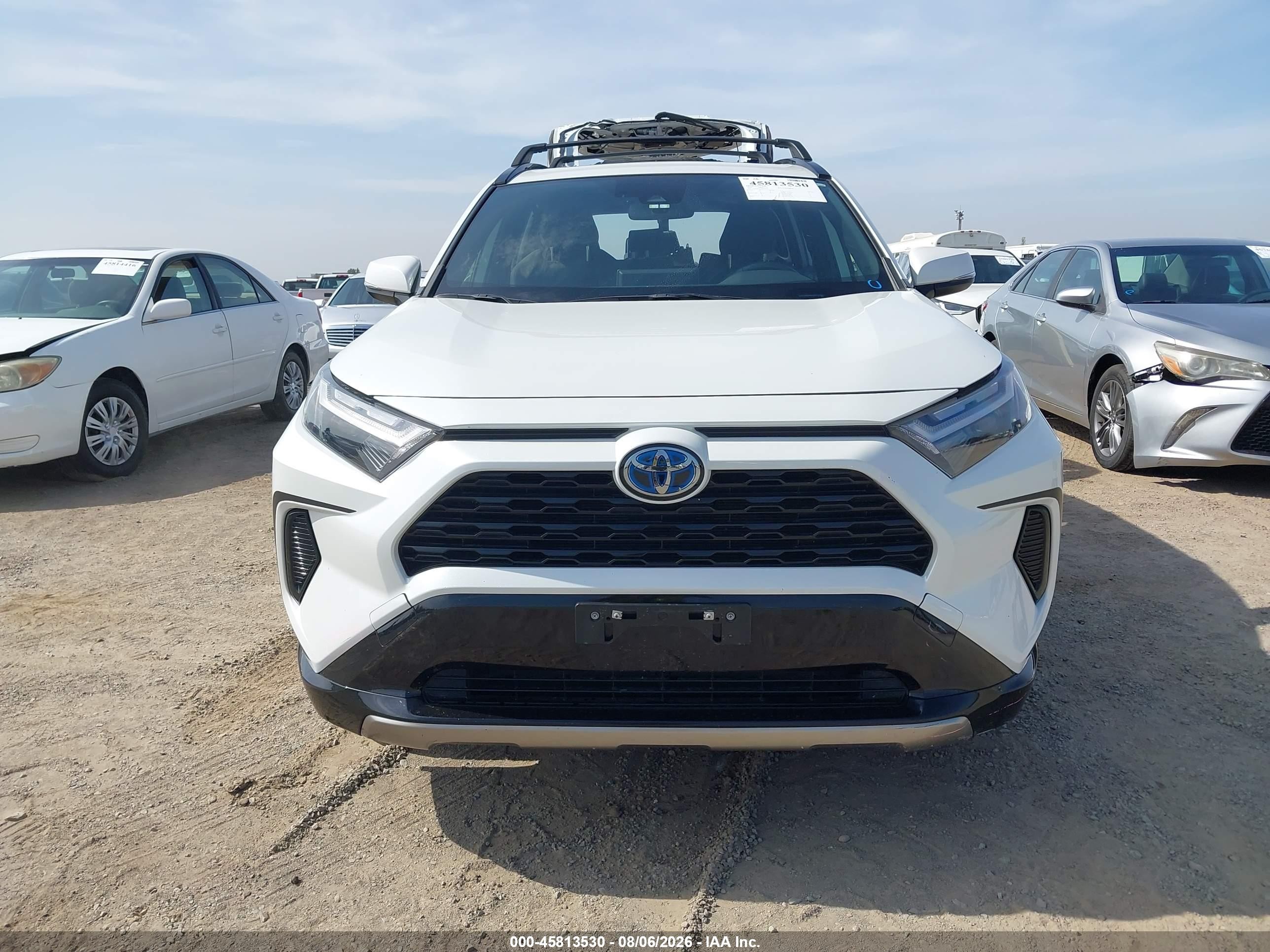2024 Toyota Rav4 Hybrid Se White vin: JTM16RFV1RJ050732