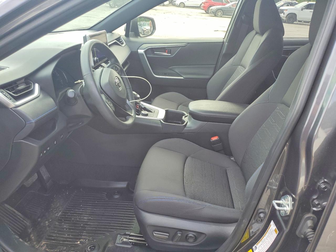 2024 Toyota Rav4 Se Gray vin: JTM16RFV3RJ043975