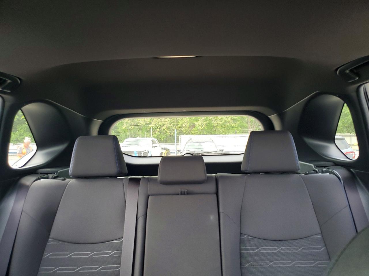 2024 Toyota Rav4 Se Gray vin: JTM16RFV3RJ043975