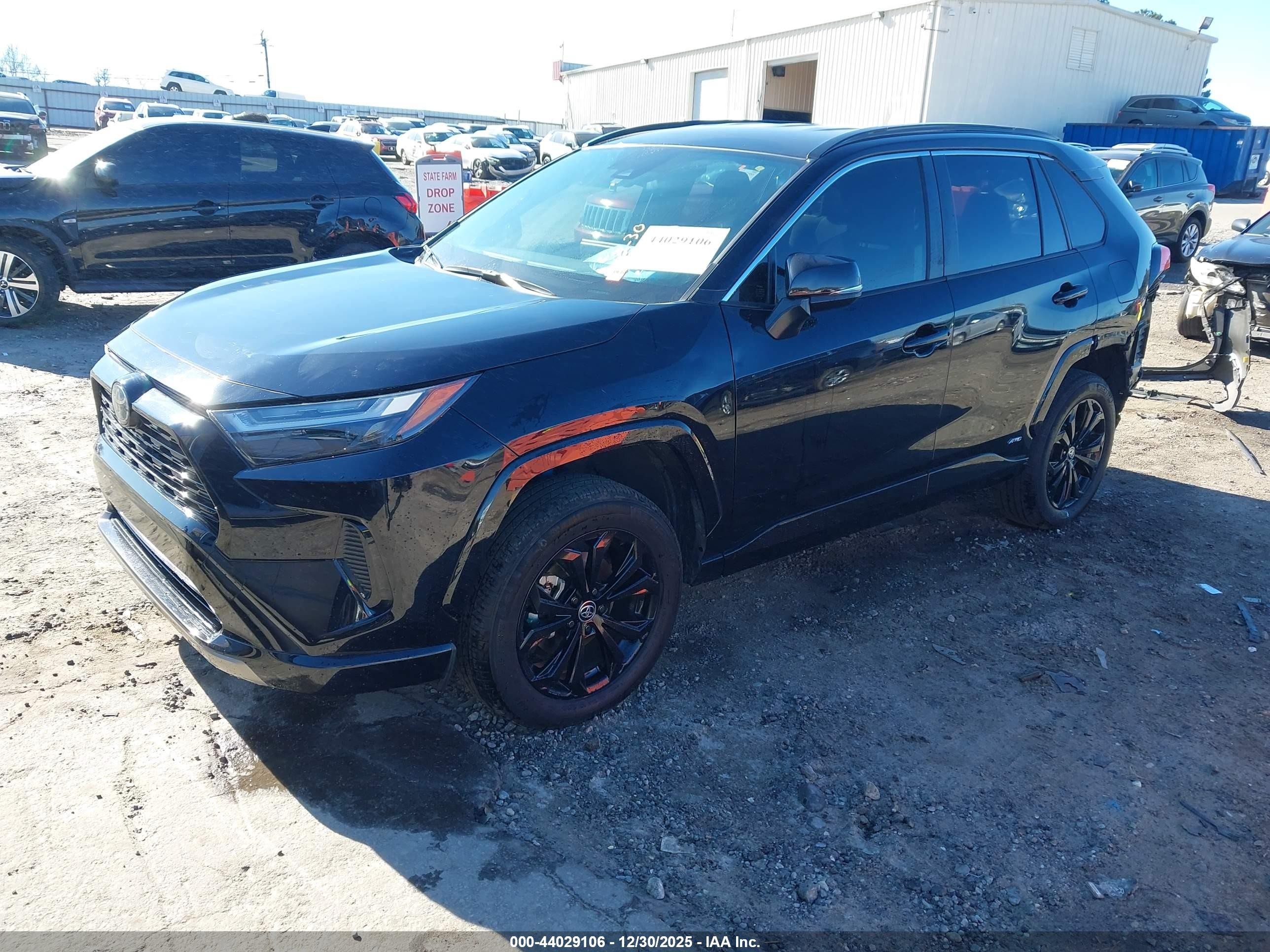 2023 Toyota Rav4 Hybrid Se Black vin: JTM16RFV6PJ039464