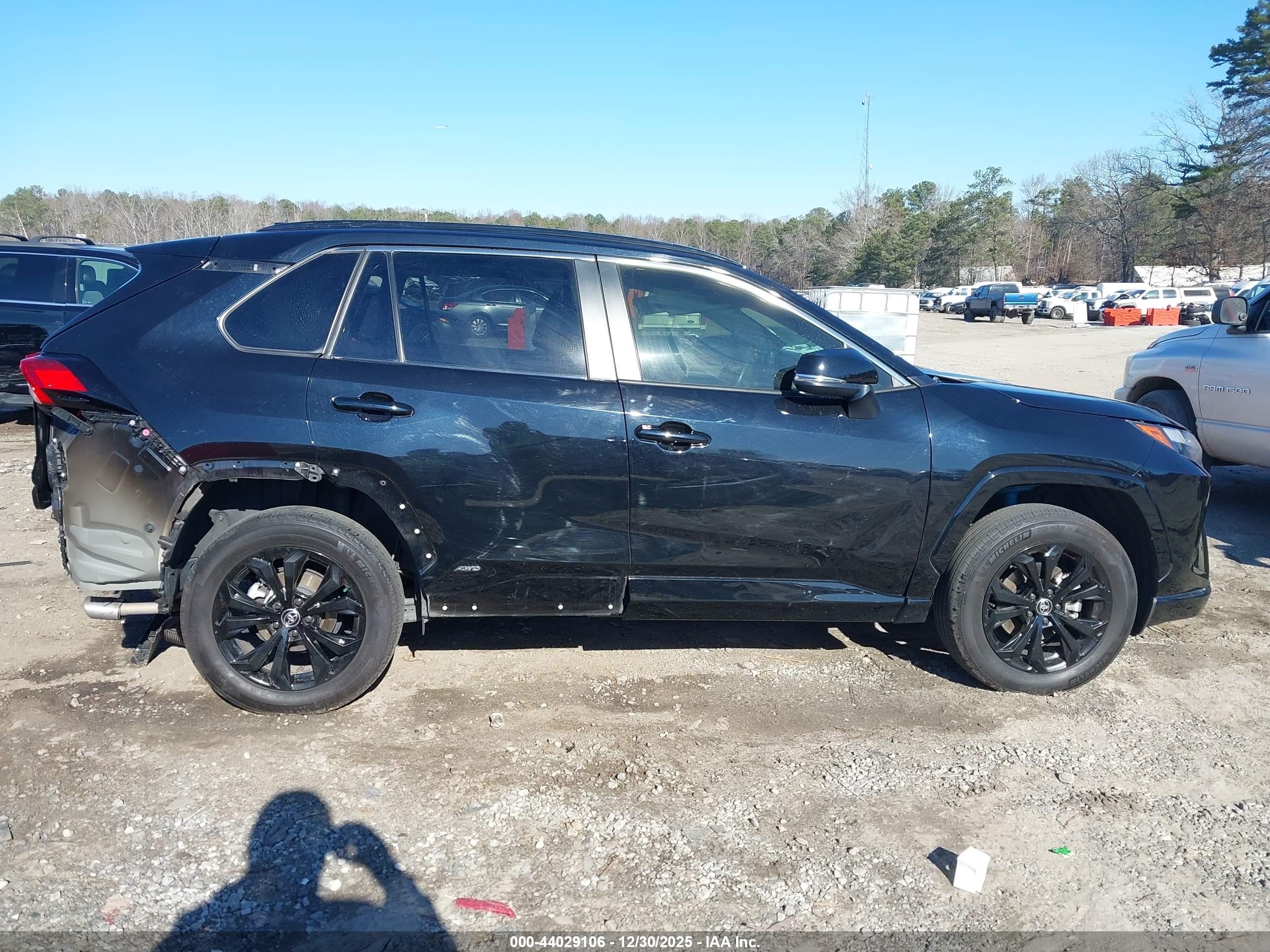 2023 Toyota Rav4 Hybrid Se Black vin: JTM16RFV6PJ039464