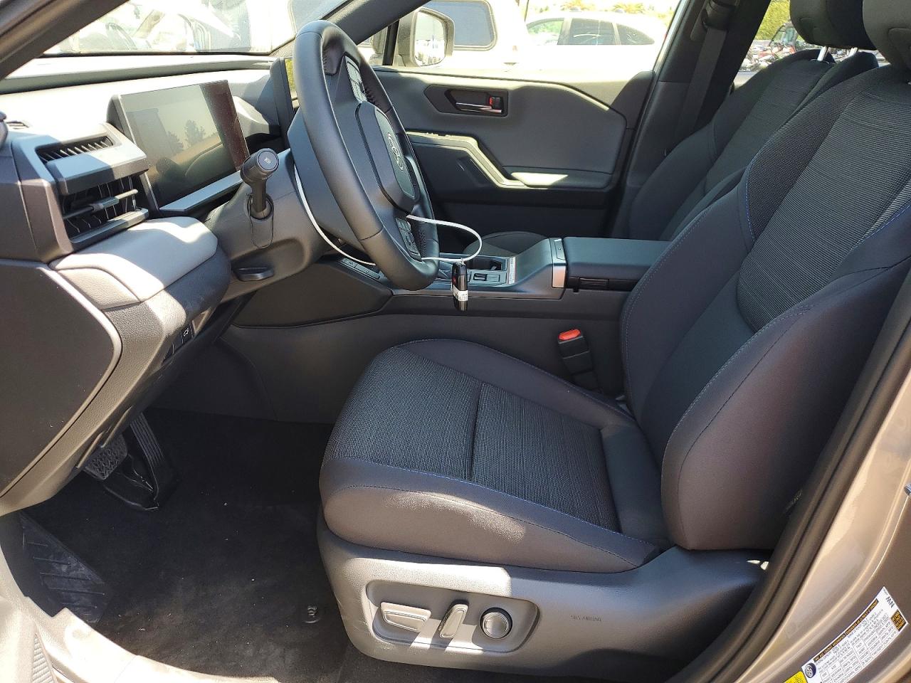 2026 Toyota Rav4 Se Gray vin: JTM6CRAV4TJ004647
