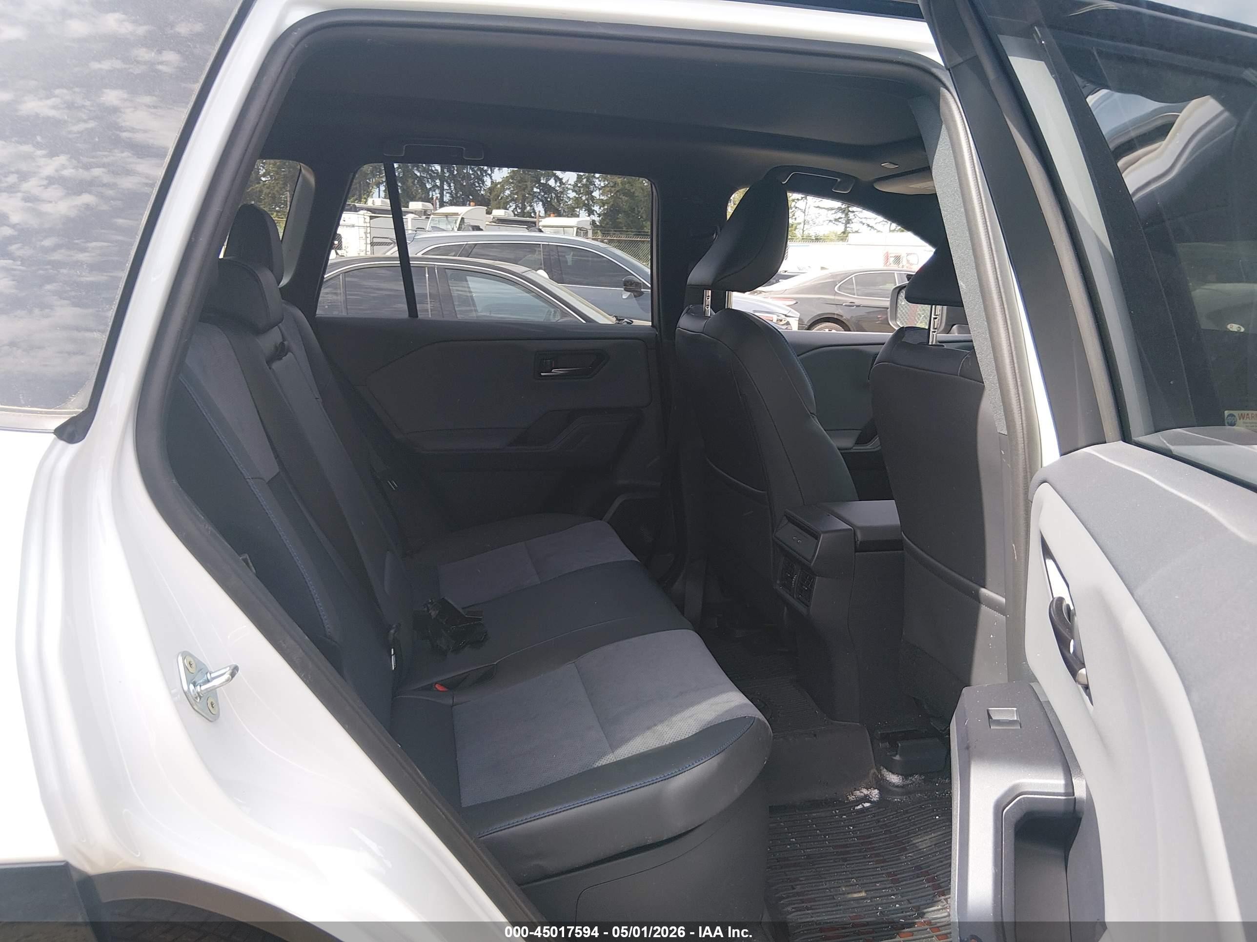 2026 Toyota Rav4 Xse White vin: JTM6CRAV6TD006432