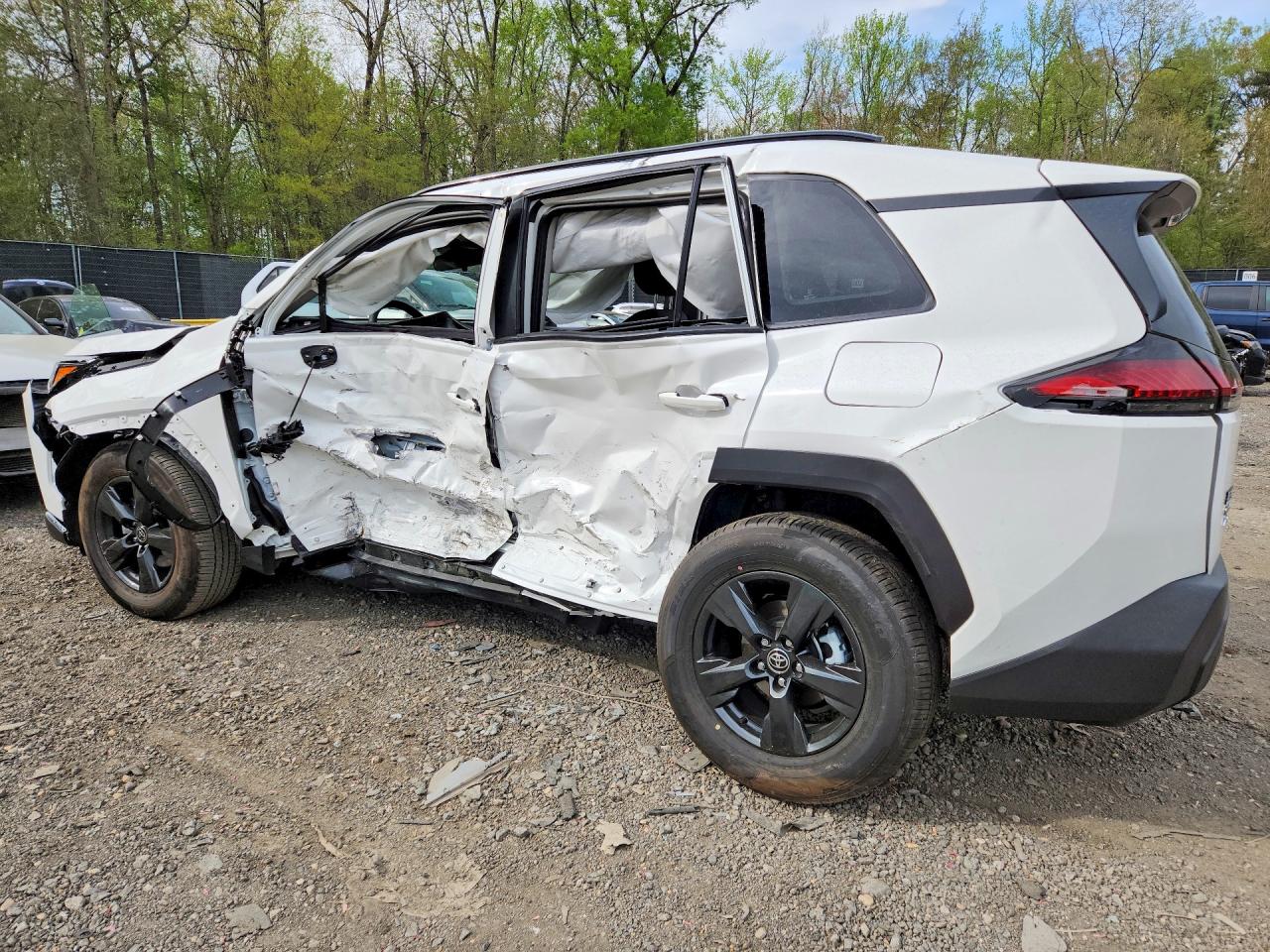 2026 Toyota Rav4 Le White vin: JTM6CRAVXTD305213