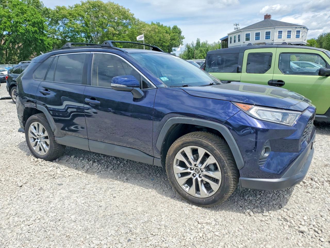 2019 Toyota Rav4 Xle Premium Blue vin: JTMA1RFV4KD036259