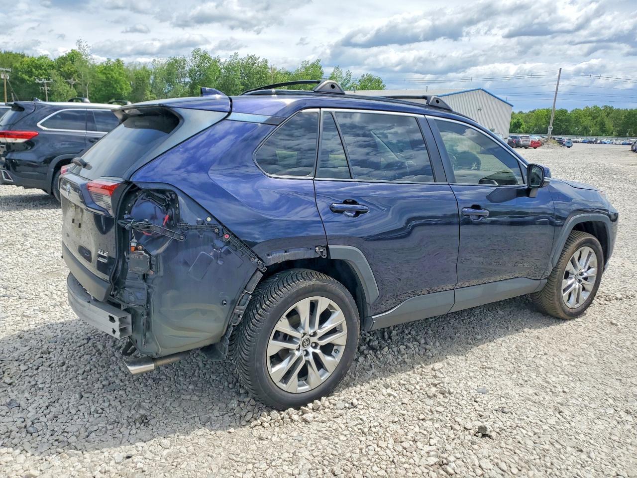 2019 Toyota Rav4 Xle Premium Blue vin: JTMA1RFV4KD036259