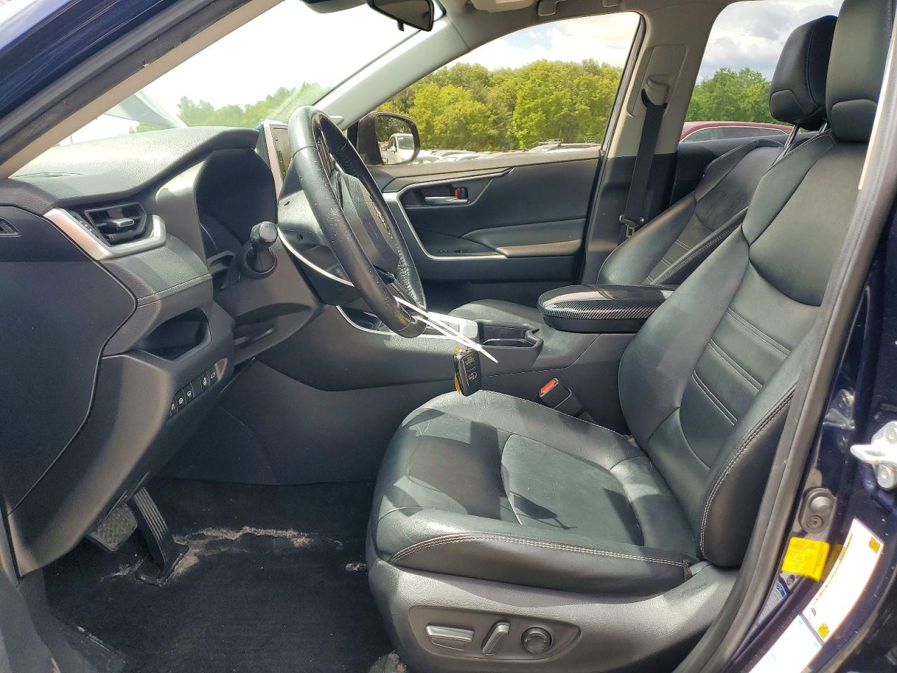 2019 Toyota Rav4 Xle Premium Blue vin: JTMA1RFV4KD036259