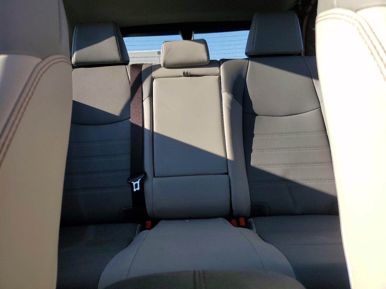 2022 Toyota Rav4 Xle Premium Blue vin: JTMA1RFV6ND086262