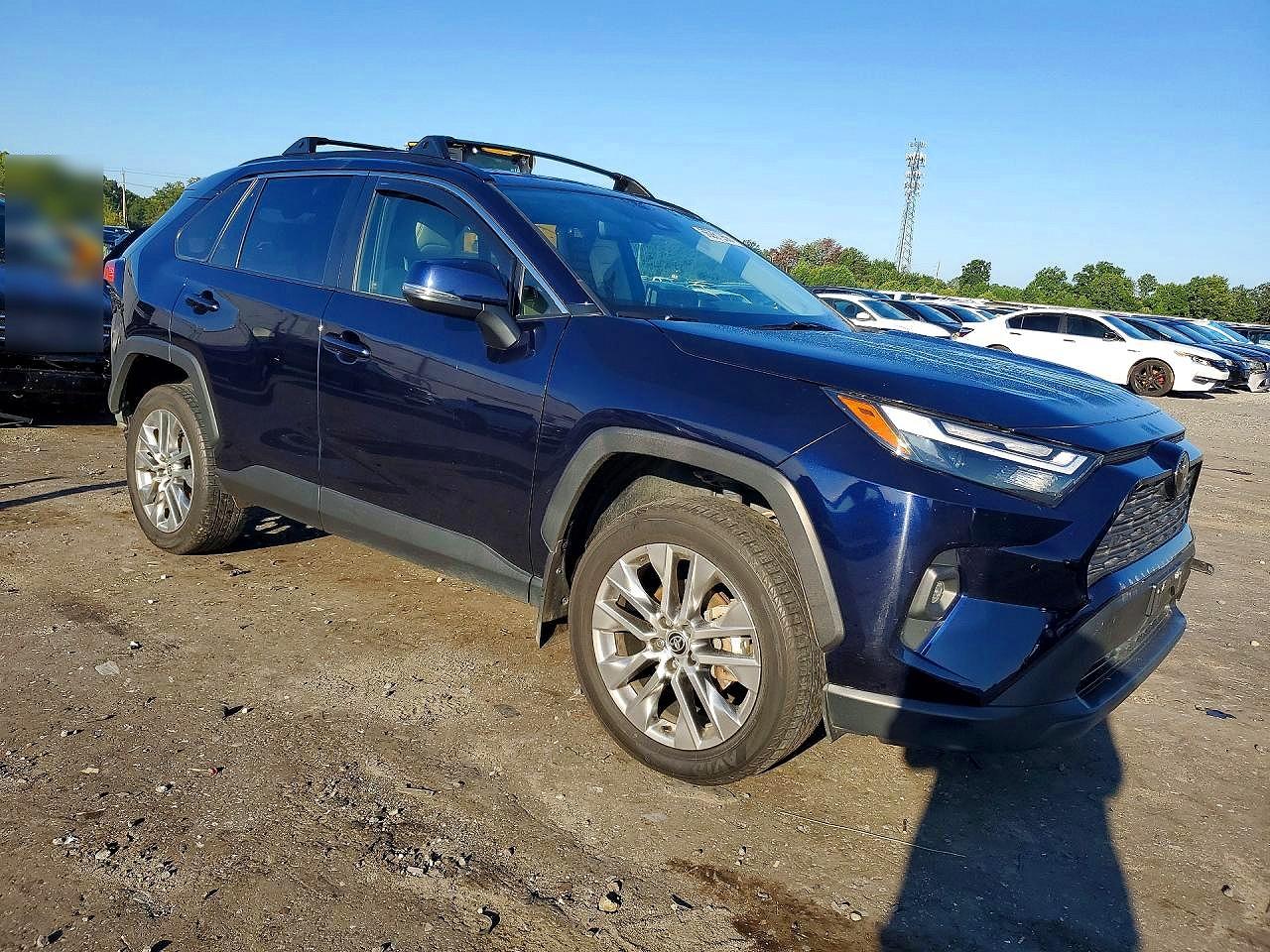 2022 Toyota Rav4 Xle Premium Blue vin: JTMA1RFV6ND086262