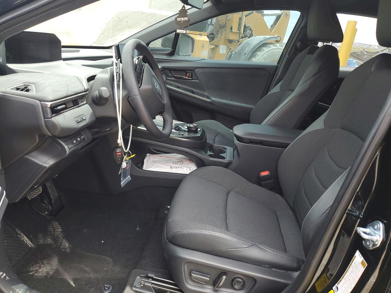 2026 Toyota C-hr Se Black vin: JTMAAAAD7TJ011777