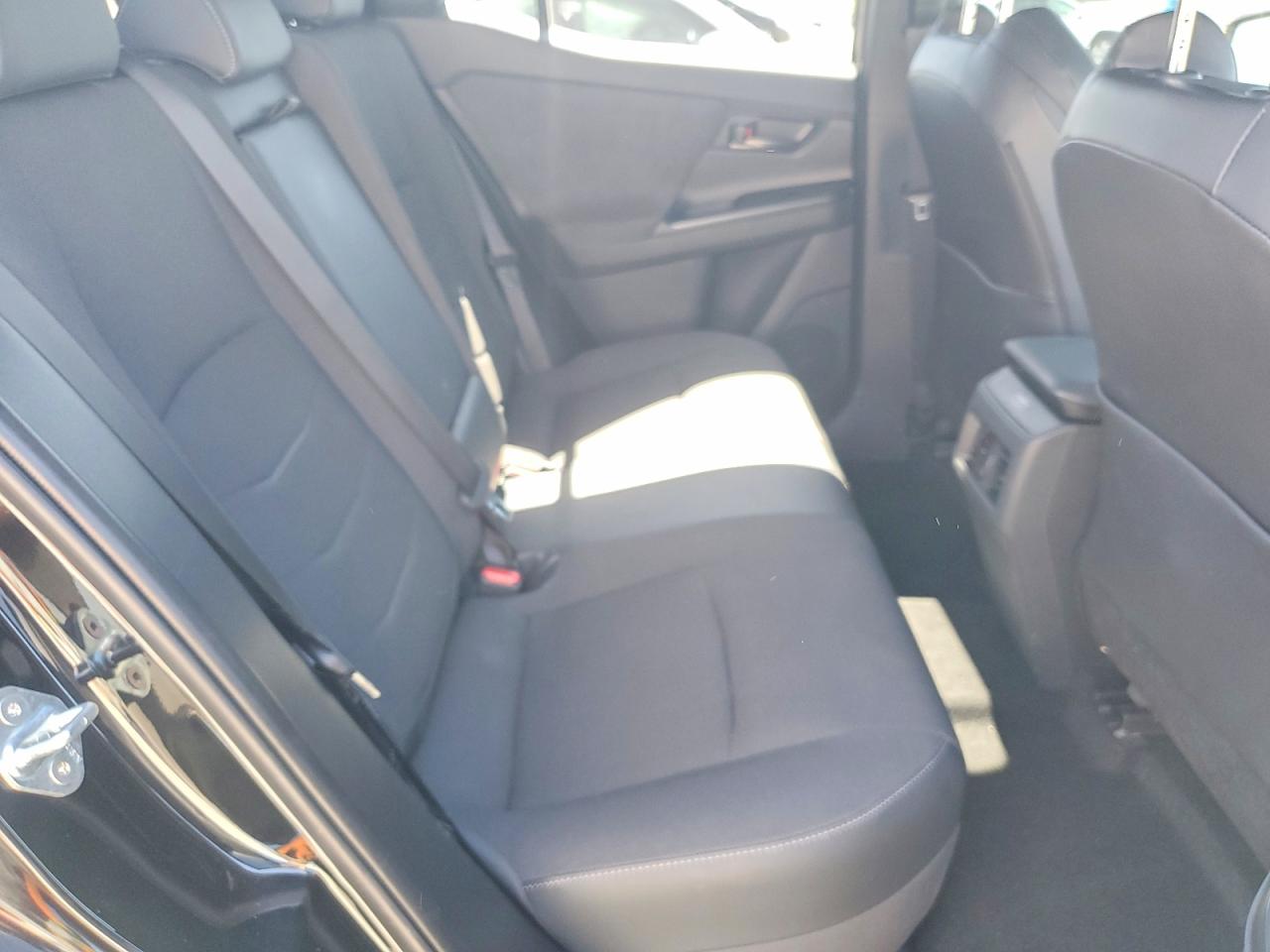 2026 Toyota C-hr Se Black vin: JTMAAAAD7TJ011777