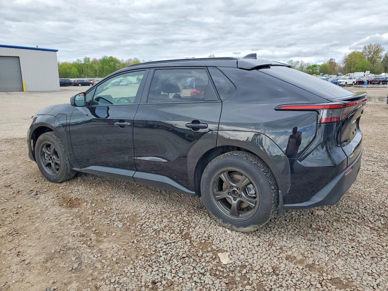 2025 Toyota Bz4x Xle Черный vin: JTMABACA0SA105465