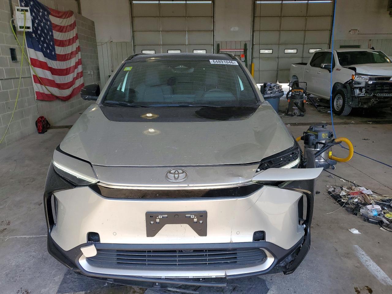 2024 Toyota Bz4x Limited Silver vin: JTMABACA2RA054917