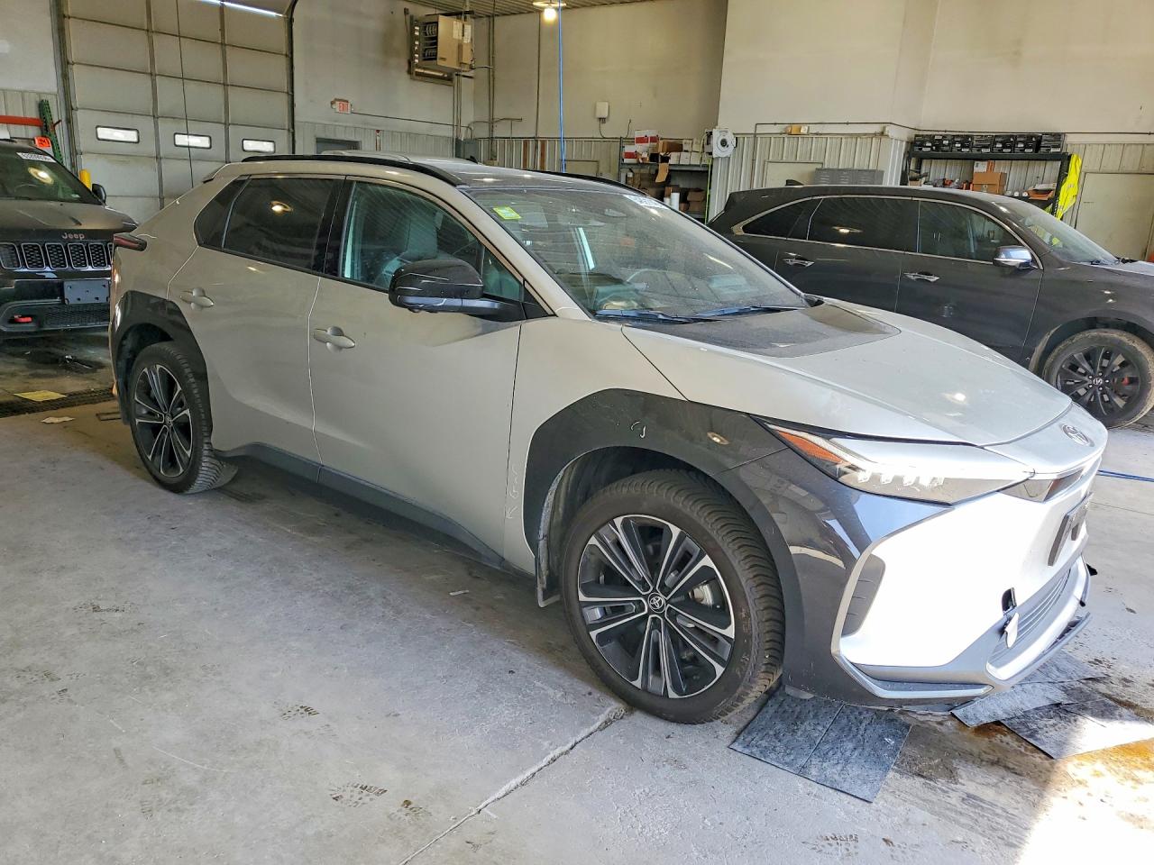 2024 Toyota Bz4x Limited Silver vin: JTMABACA2RA054917