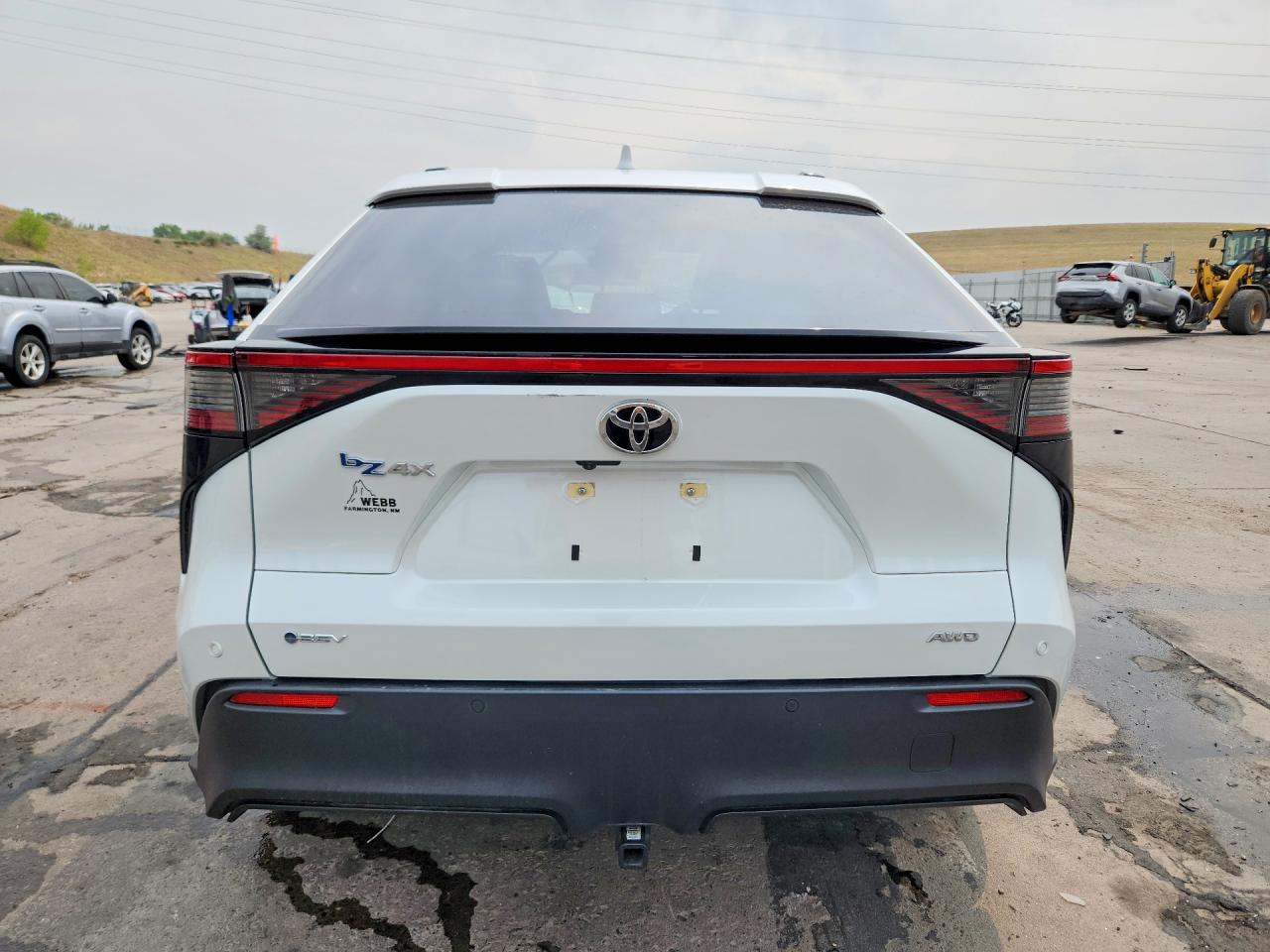 2024 Toyota Bz4x Xle White vin: JTMABACA3RA070494