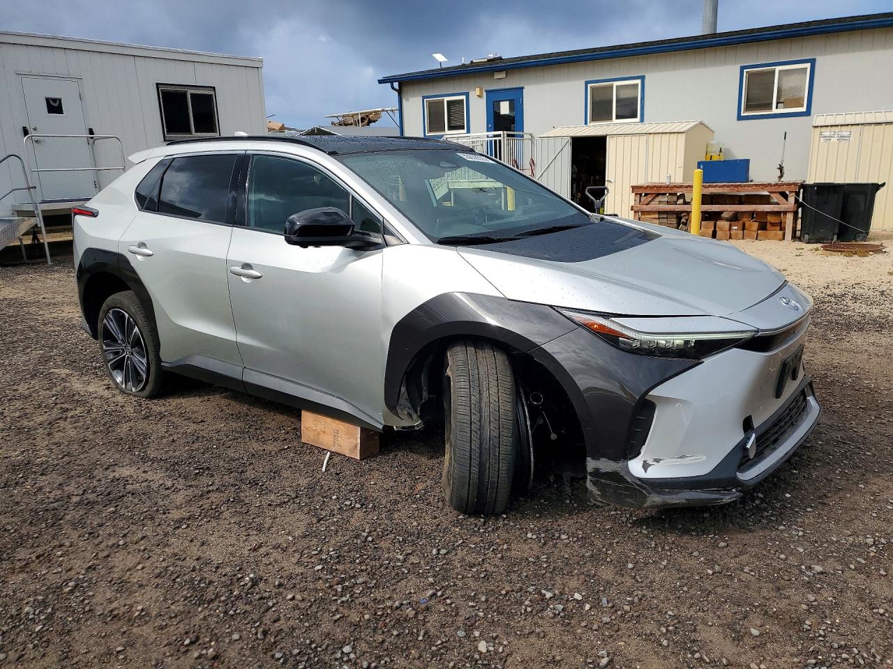 2023 Toyota Bz4x Xle Silver vin: JTMABACA8PA041649