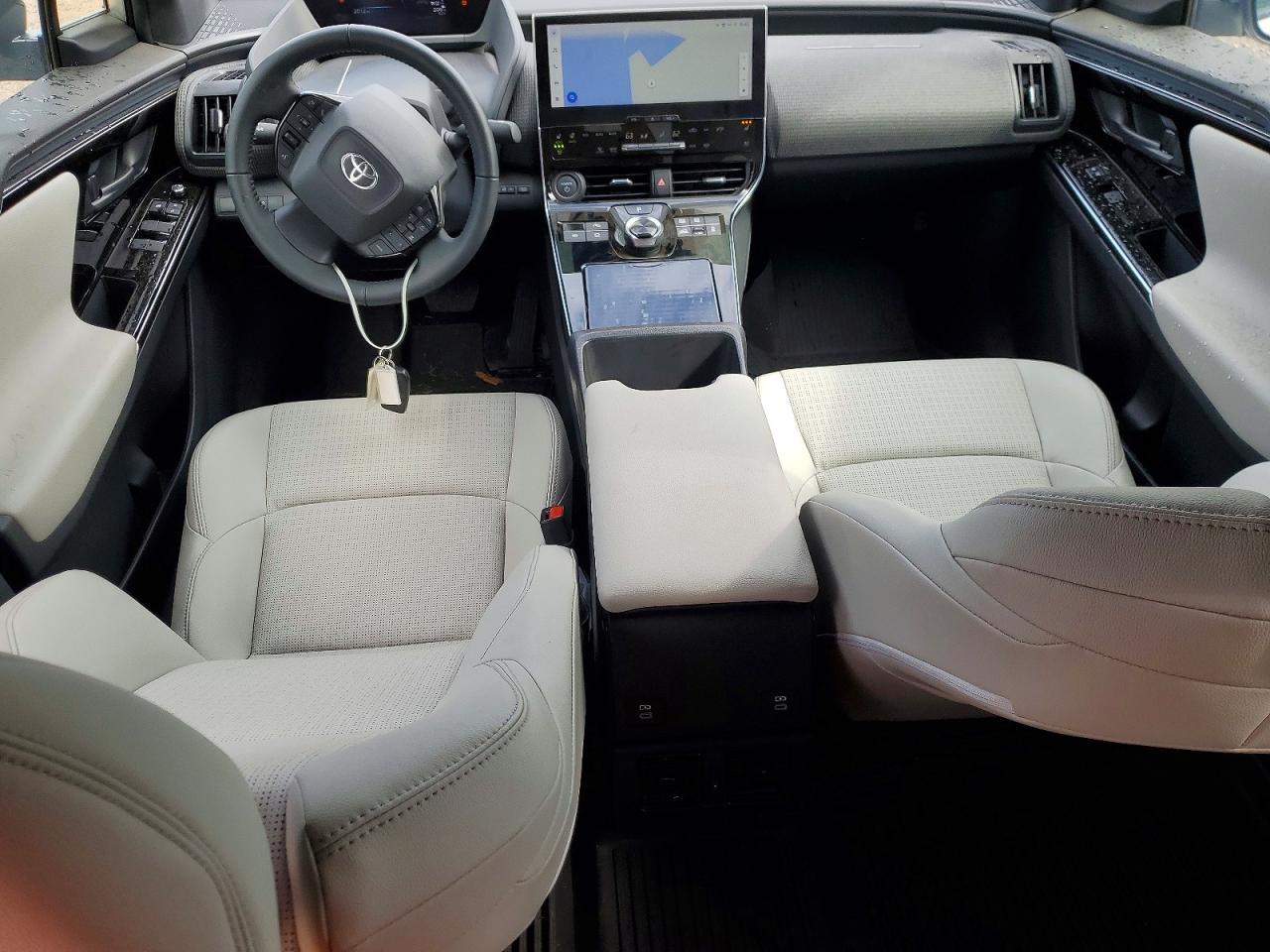 2023 Toyota Bz4x Xle Silver vin: JTMABACA8PA041649