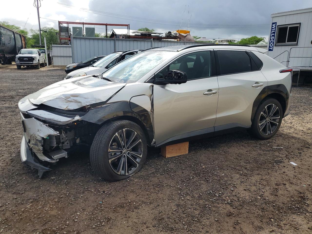 2023 Toyota Bz4x Xle Silver vin: JTMABACA8PA041649