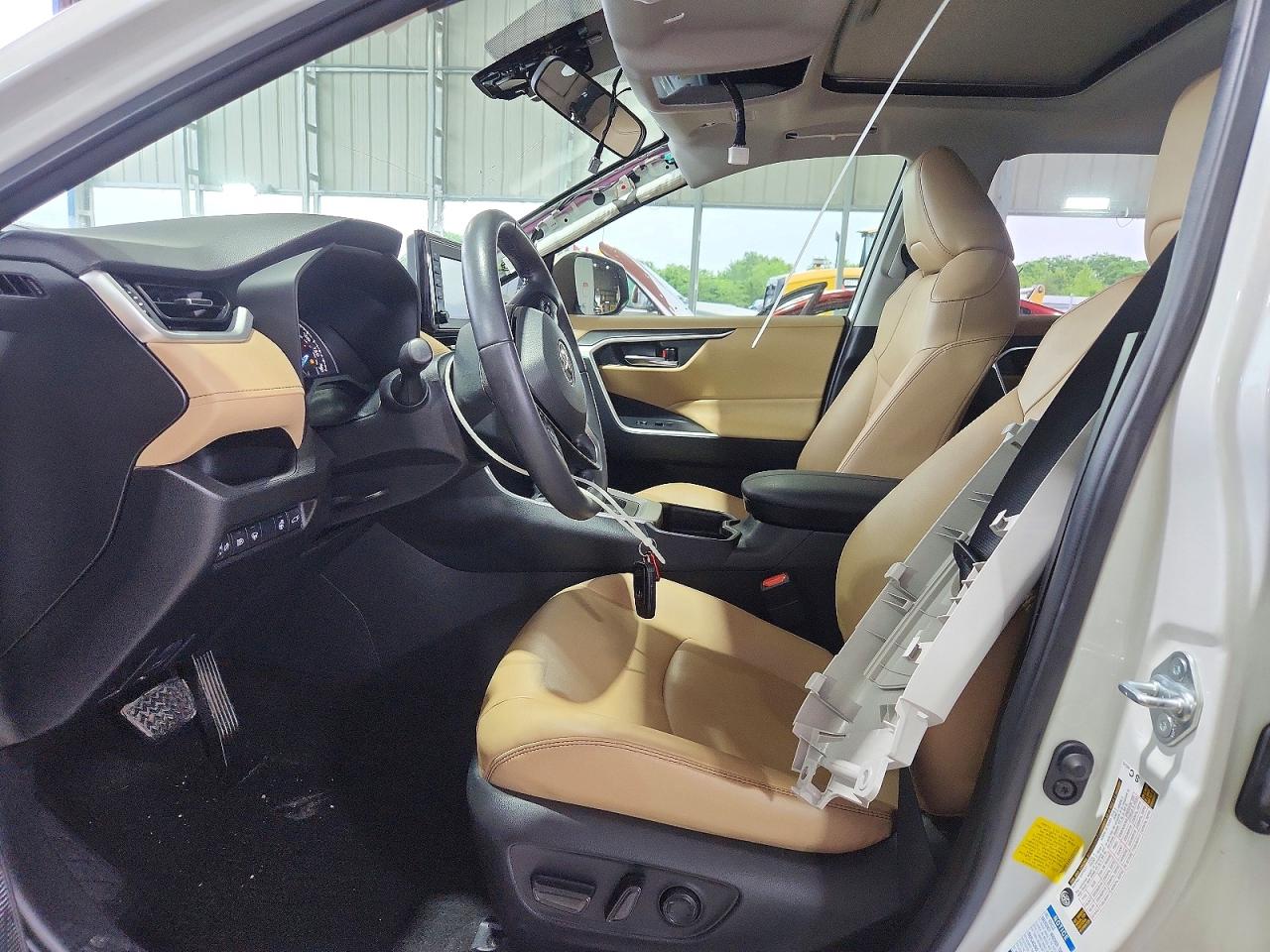 2021 Toyota Rav4 Hybrid Xle Premium White vin: JTMB6RFV1MJ007523