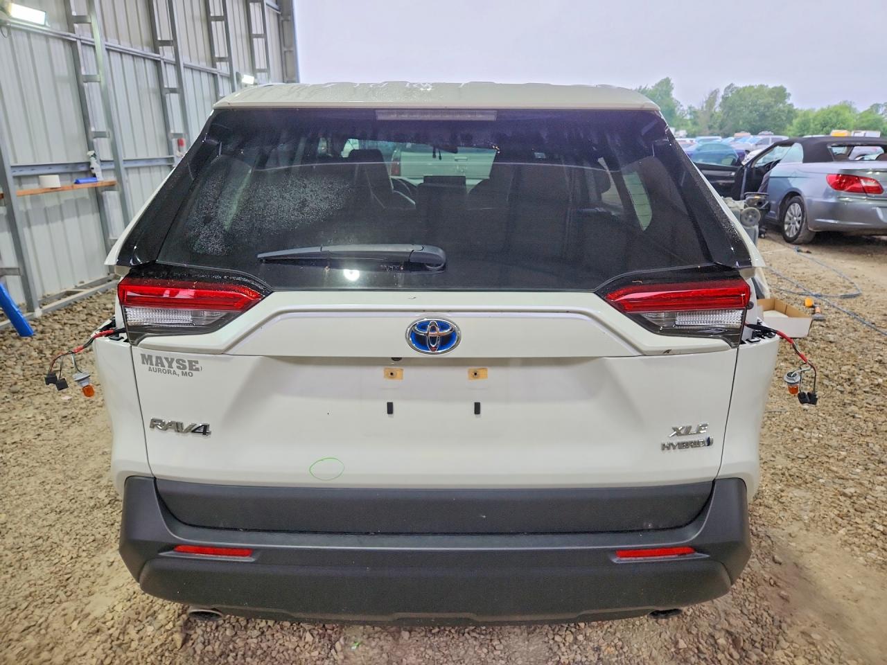 2021 Toyota Rav4 Hybrid Xle Premium White vin: JTMB6RFV1MJ007523