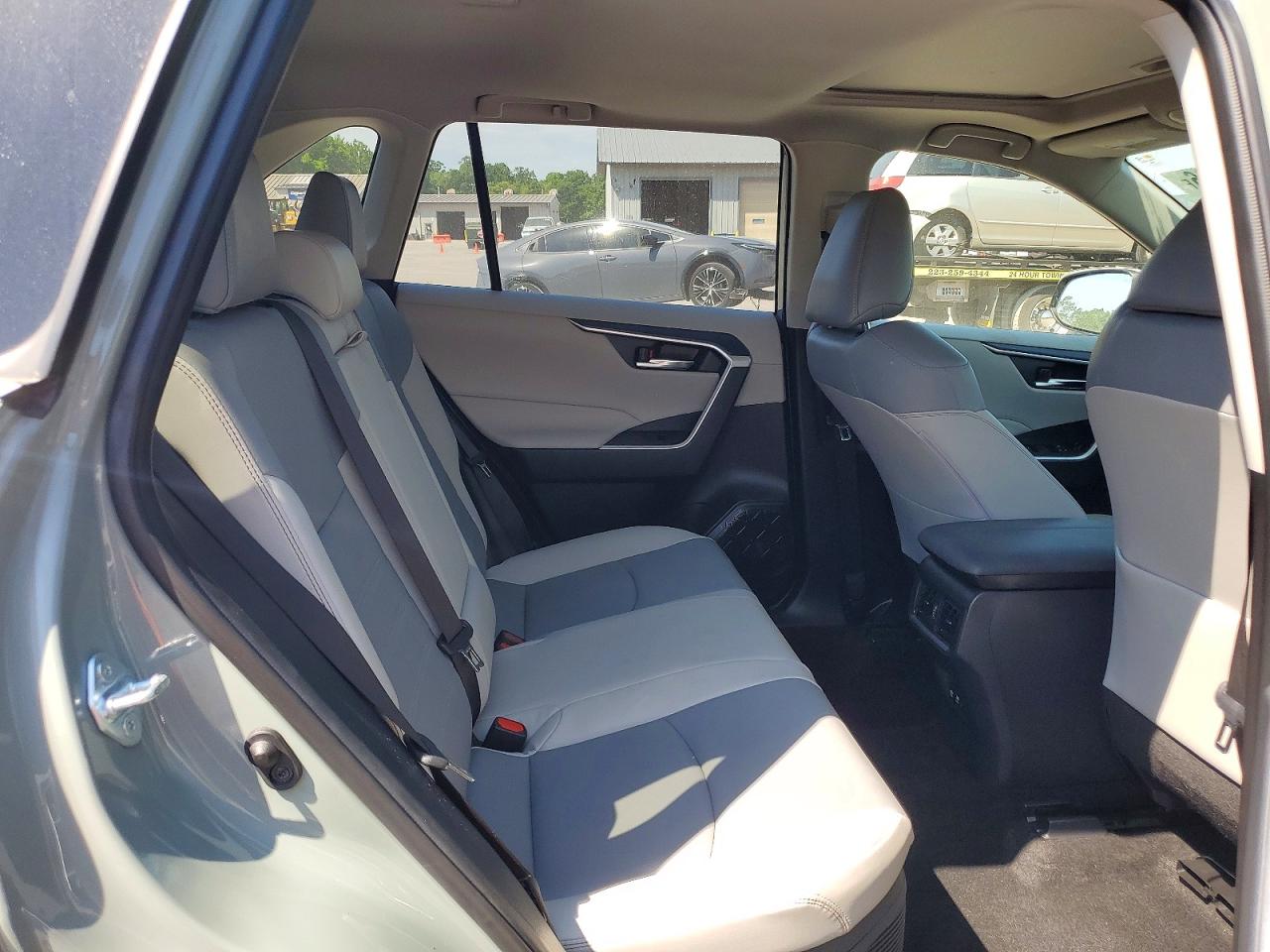 2021 Toyota Rav4 Hybrid Xle Premium Blue vin: JTMB6RFV3MD516284