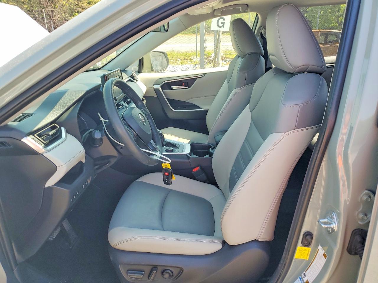 2021 Toyota Rav4 Hybrid Xle Premium Blue vin: JTMB6RFV3MD516284