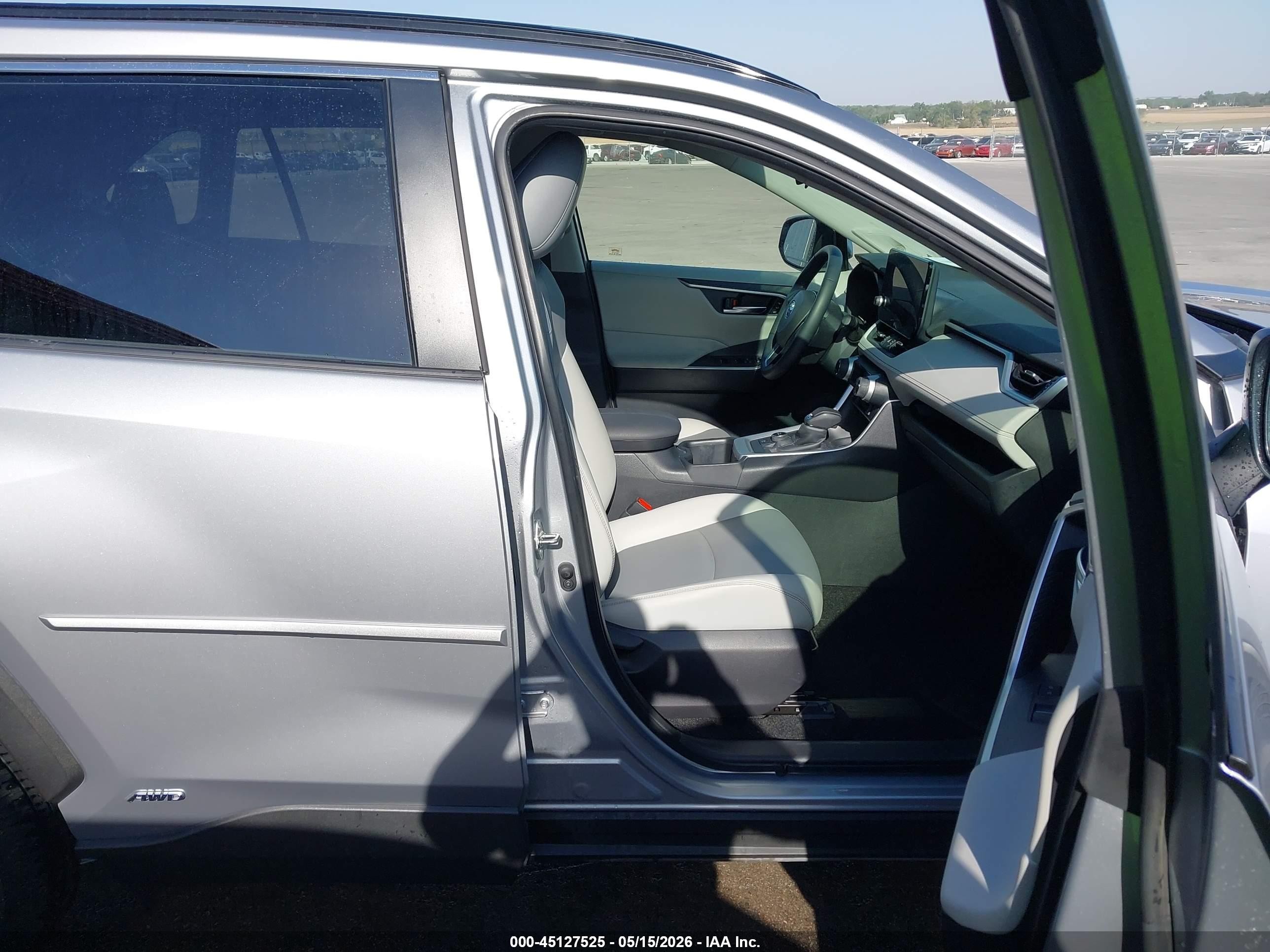 2023 Toyota Rav4 Hybrid Xle Premium Silver vin: JTMB6RFV5PD542048