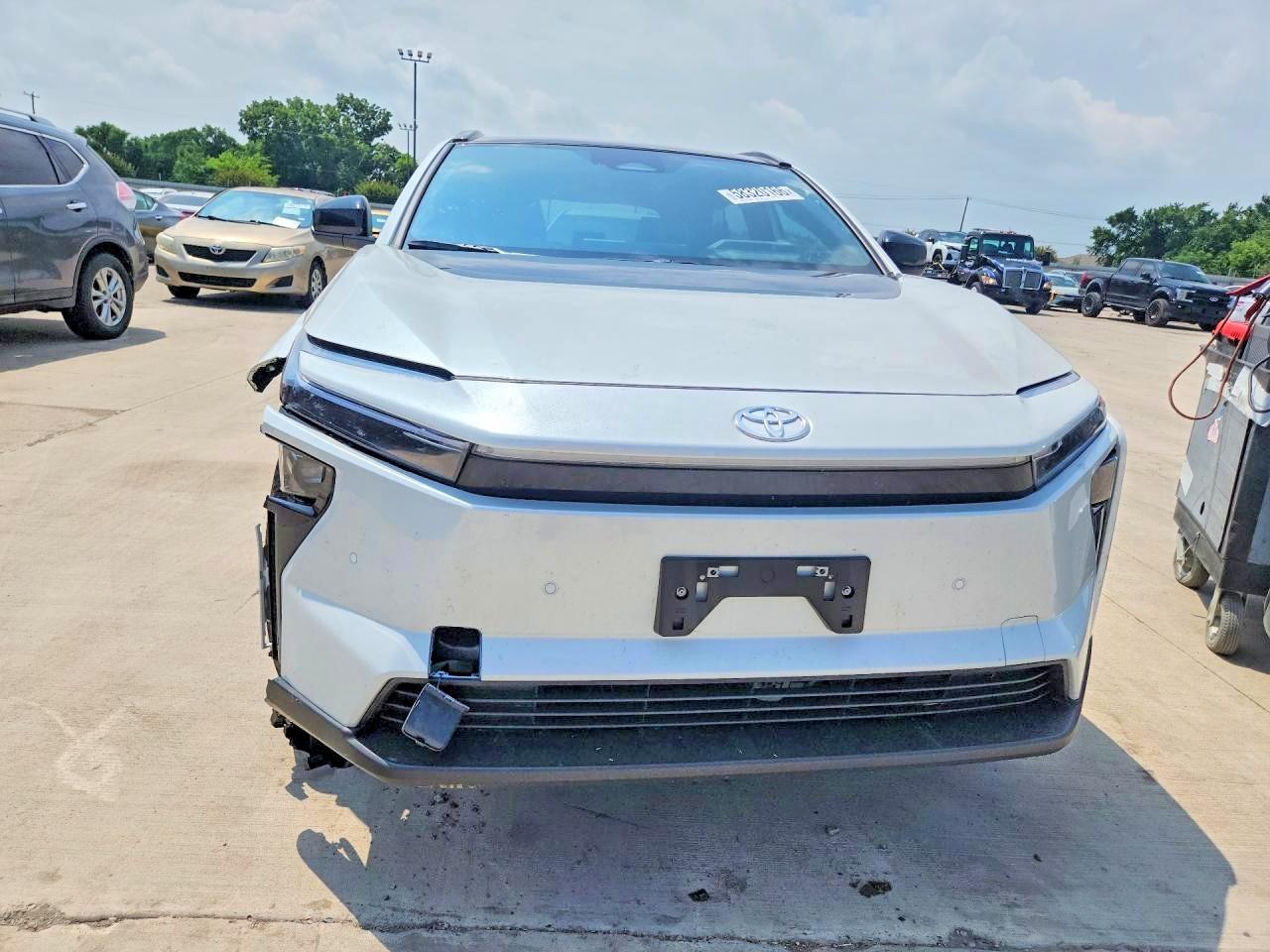 2026 Toyota Bz Xle Plus White vin: JTMBCAEB4TA007208