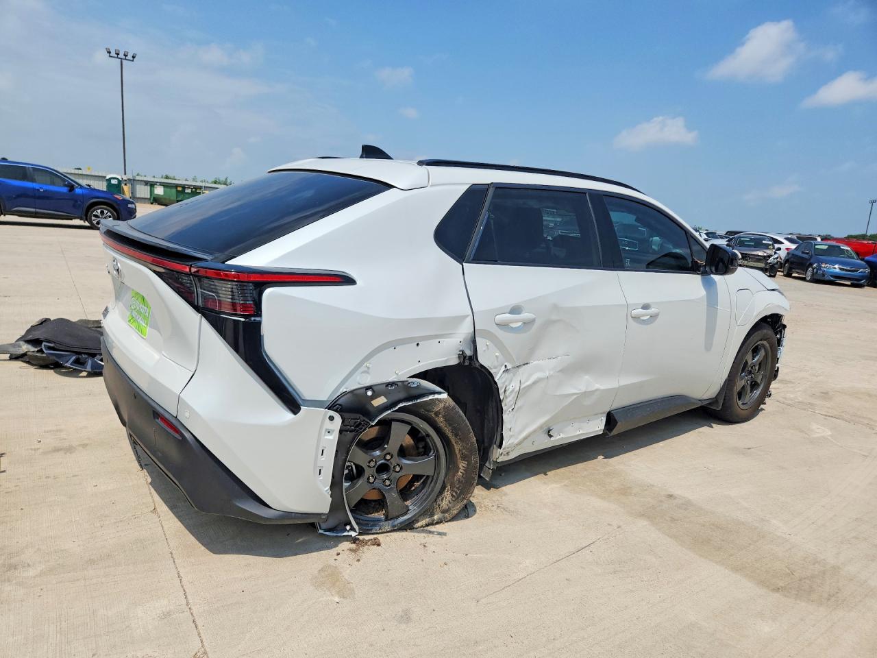 2026 Toyota Bz Xle Plus White vin: JTMBCAEB4TA007208