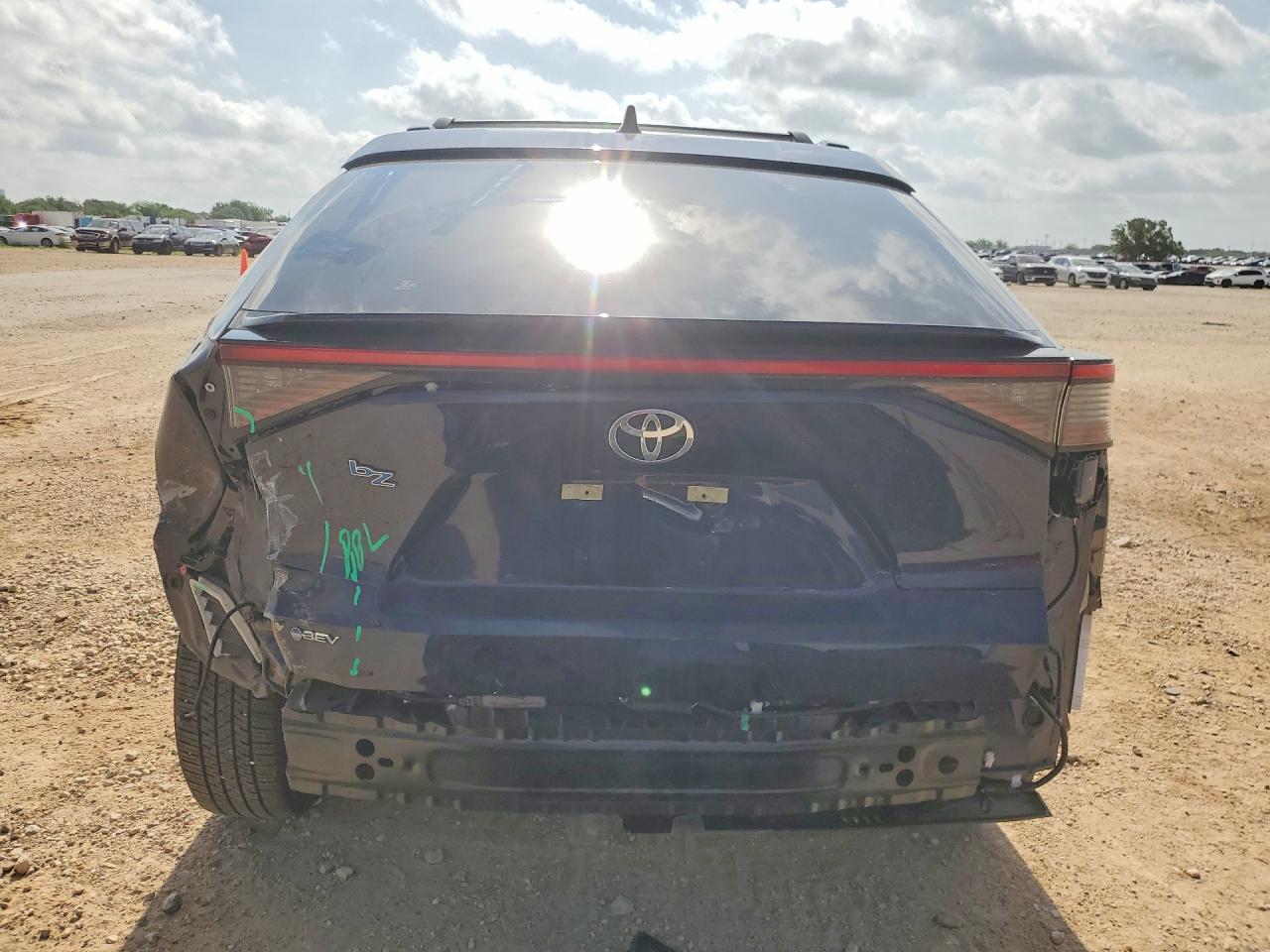 2026 Toyota Bz Xle Plus Синий vin: JTMBCAEB6TA000907