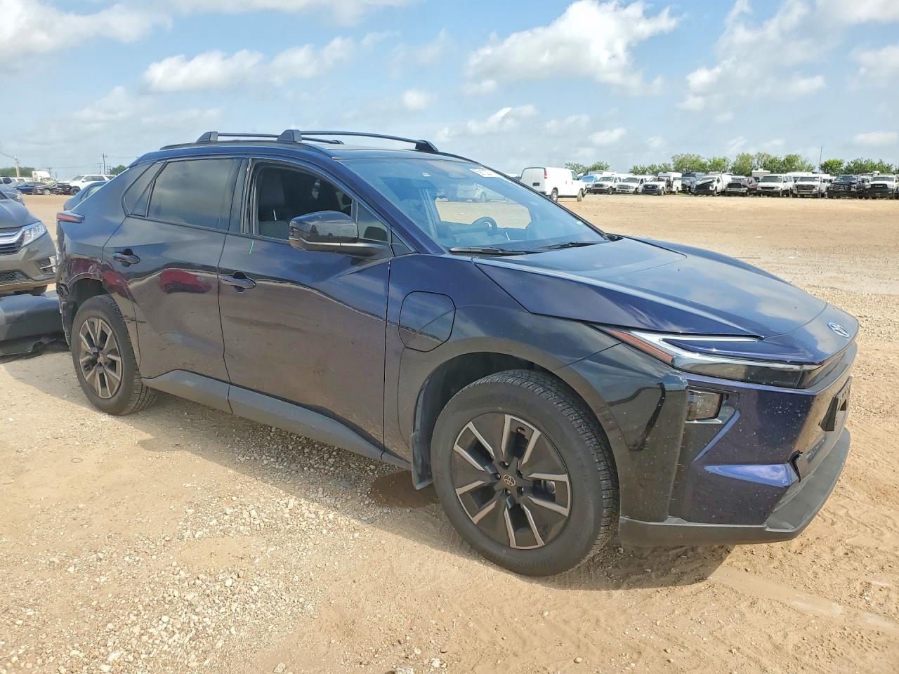 2026 Toyota Bz Xle Plus Синий vin: JTMBCAEB6TA000907